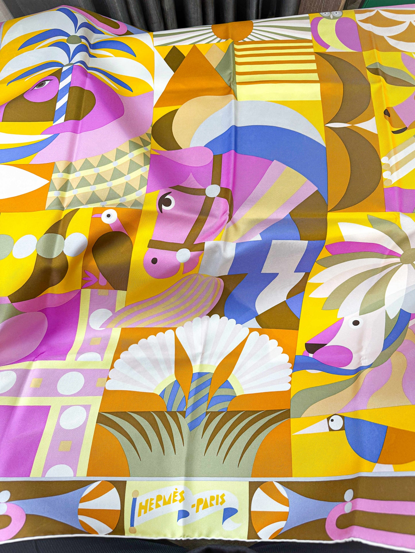 Khăn Lụa Hermes New Khổ 90x90 HN36 4/11