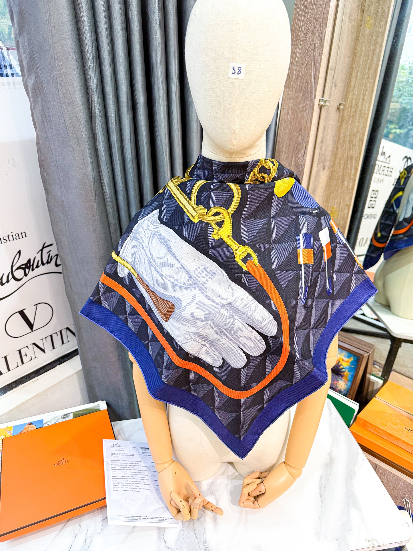 Khăn Lụa Hermes New Khổ 90x90 HN38 4/11