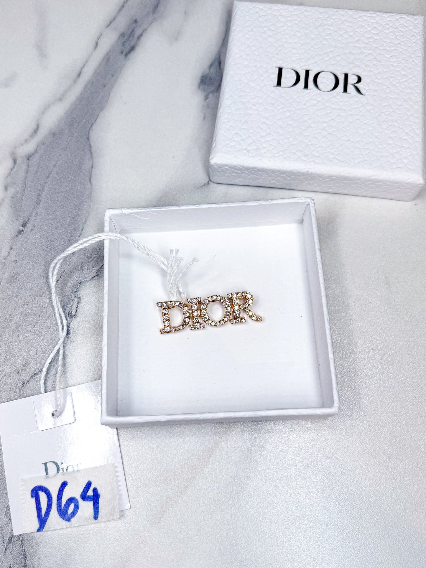 Cài Áo Dior New Trưng Bày D64