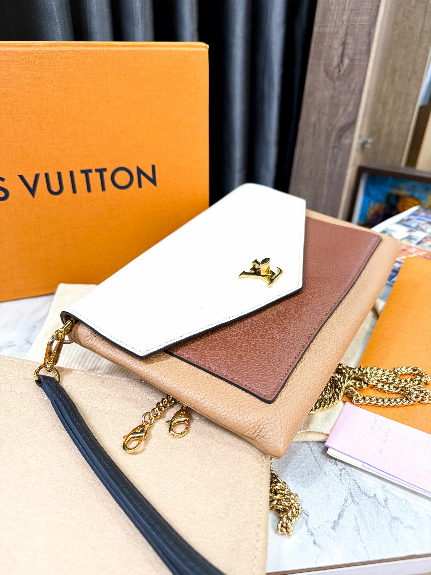 A A LV Lockme 2 Kiểu