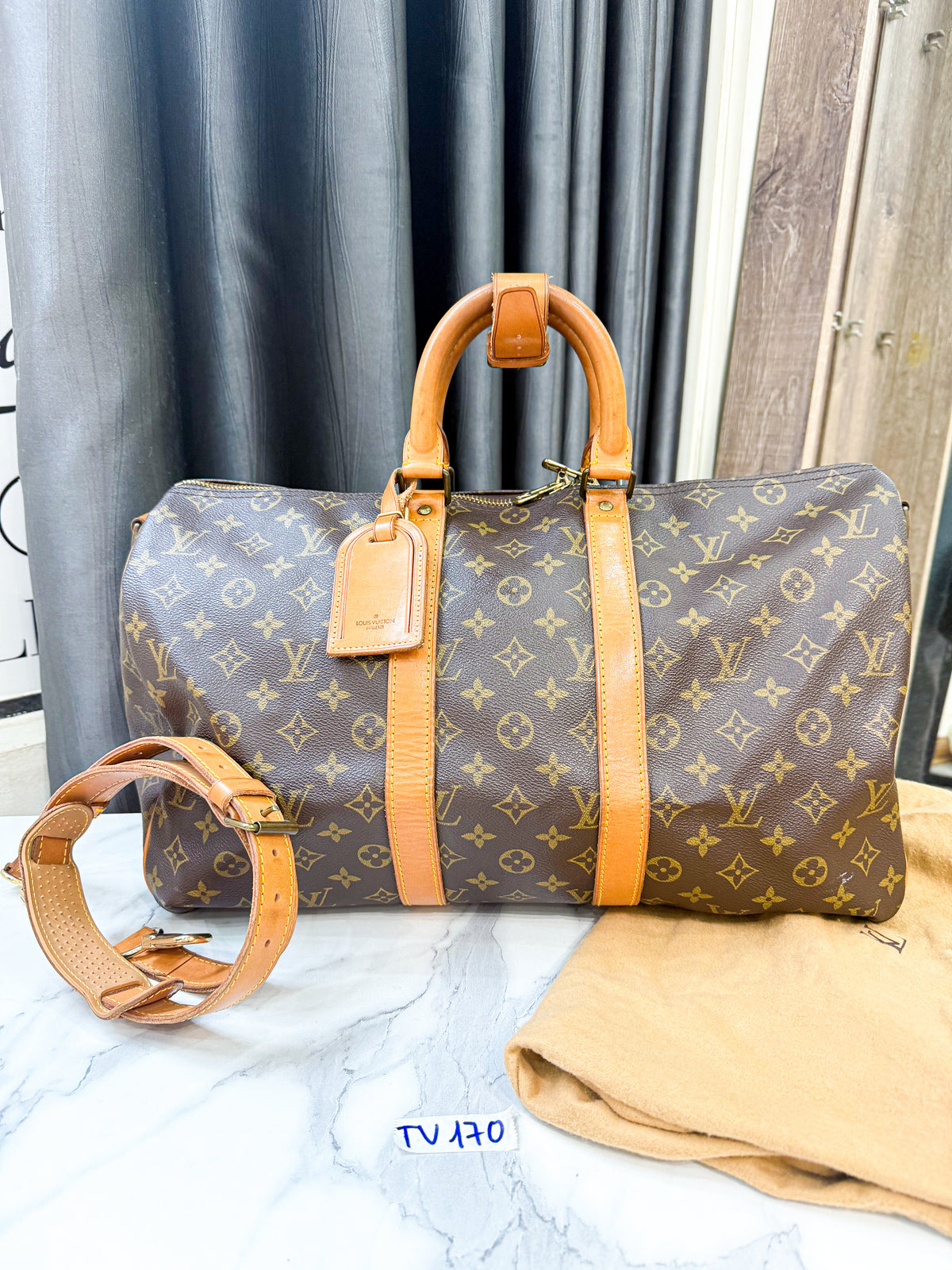A A LV Keepall 45 Bản Strap TV170