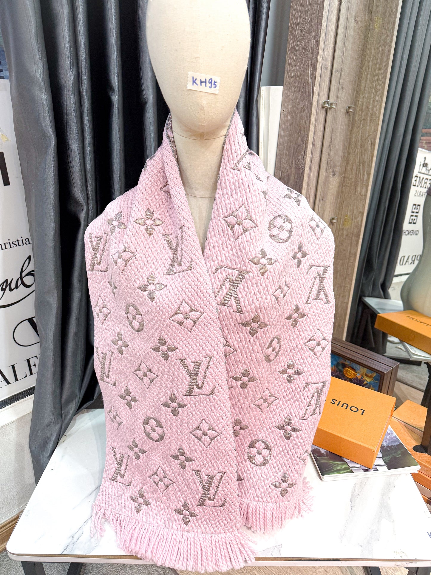 Khăn Len LV Hồng Ánh Kim KH95 6/1