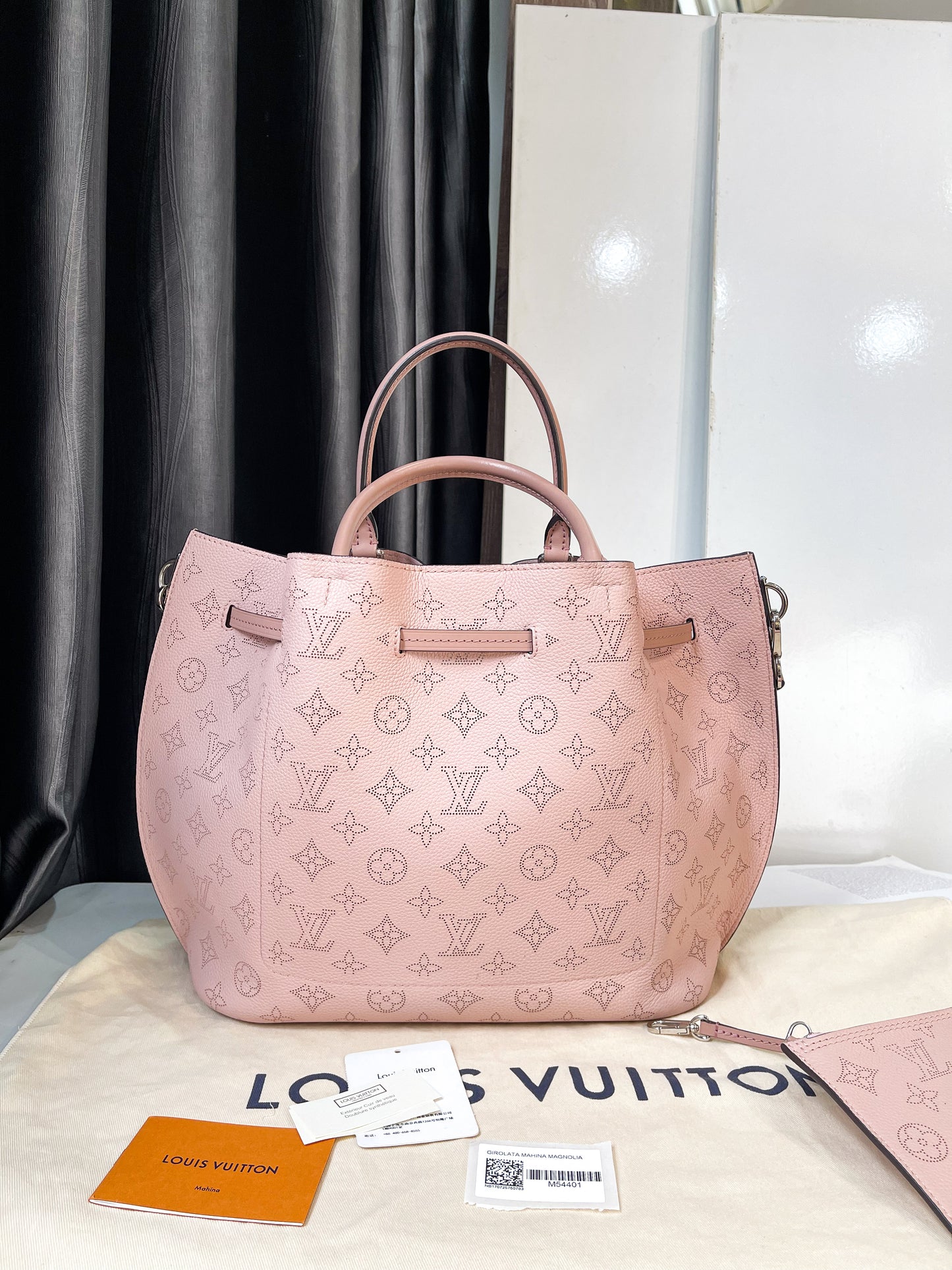 A LV Girolata Handbag Mahina Leather