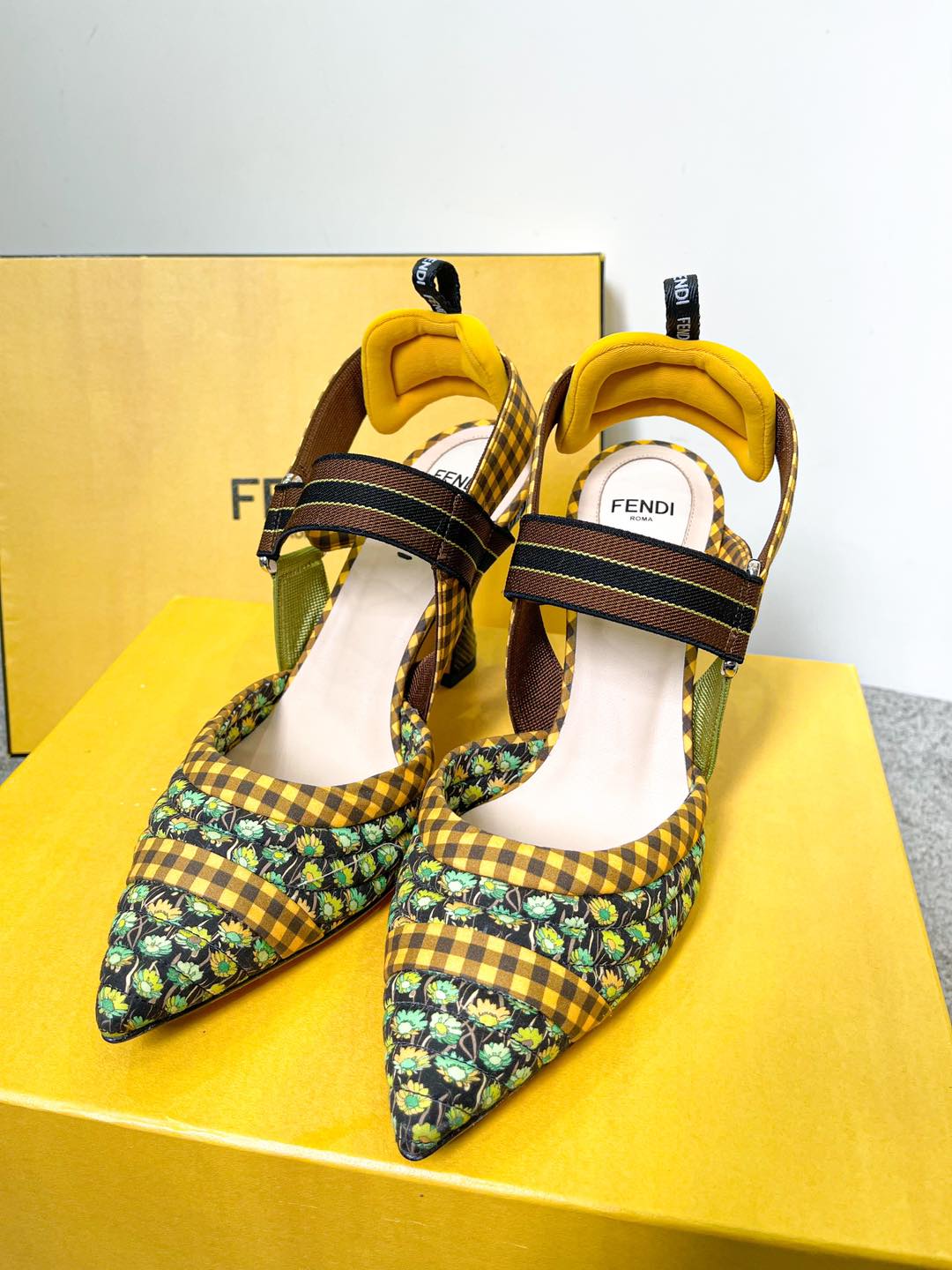 Fendi grün-gelber Slingback 