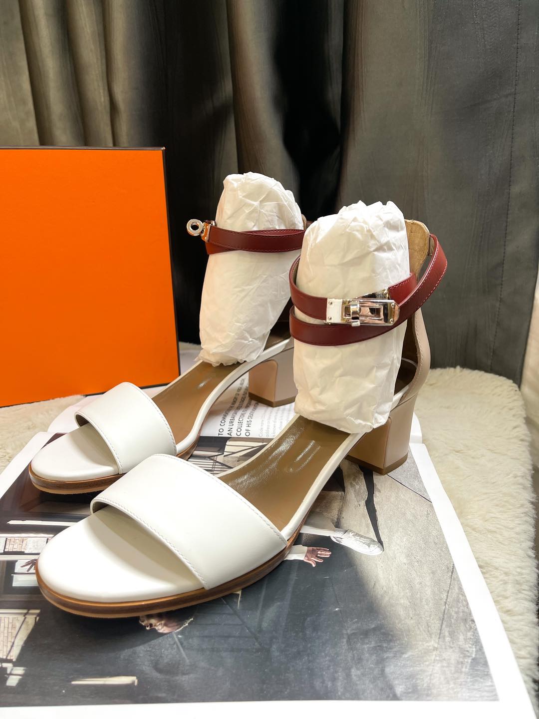 Sandal Hermes Quai Trắng