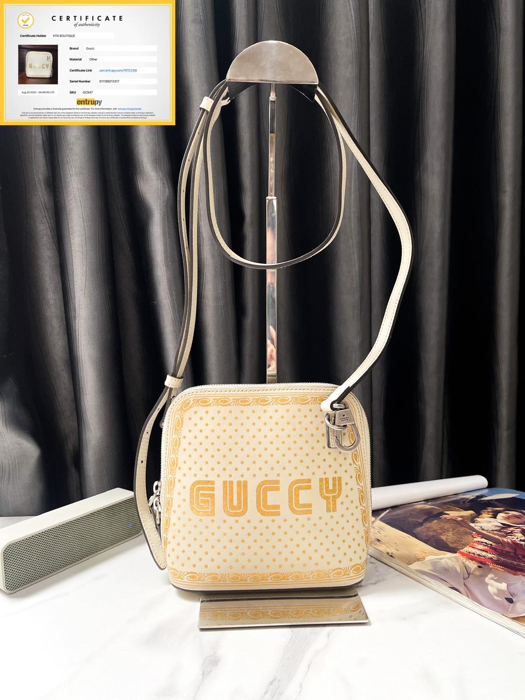 Túi Chéo Gucci Hến Trắng Chữ GUCCY