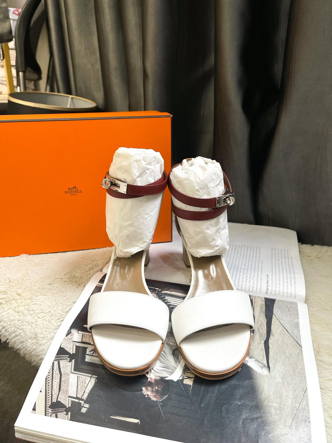 Sandal Hermes Quai Trắng