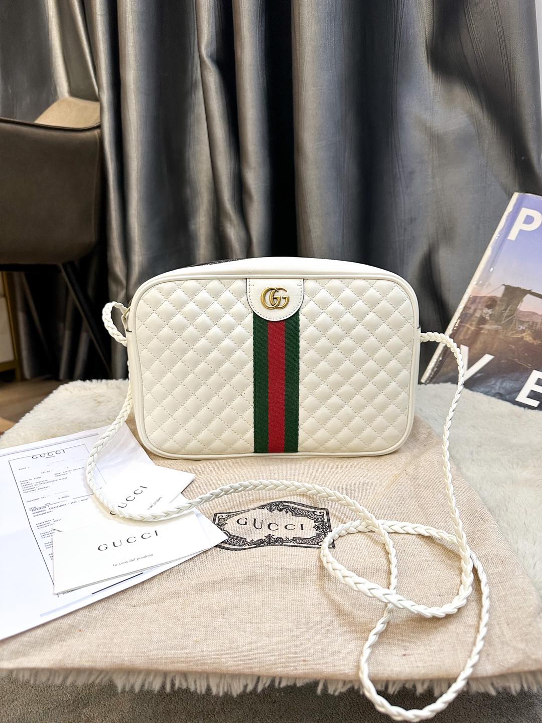 Túi Chéo Gucci Trắng Logo GG