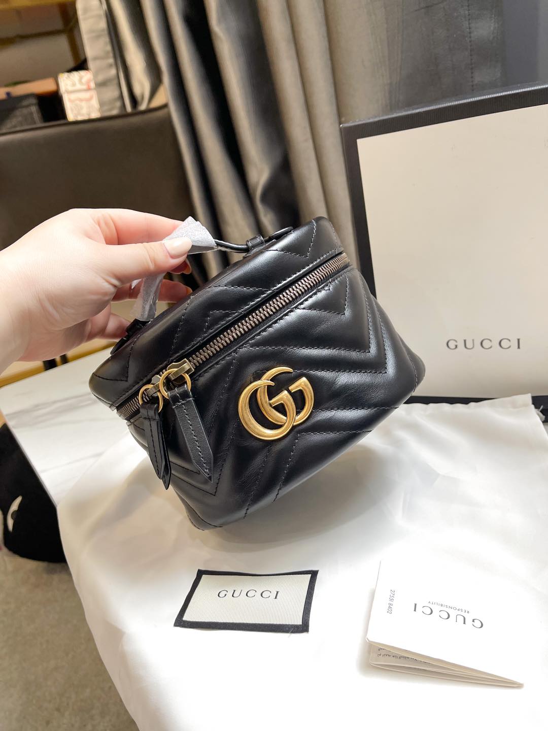 Vanity Gucci Marmont Đen