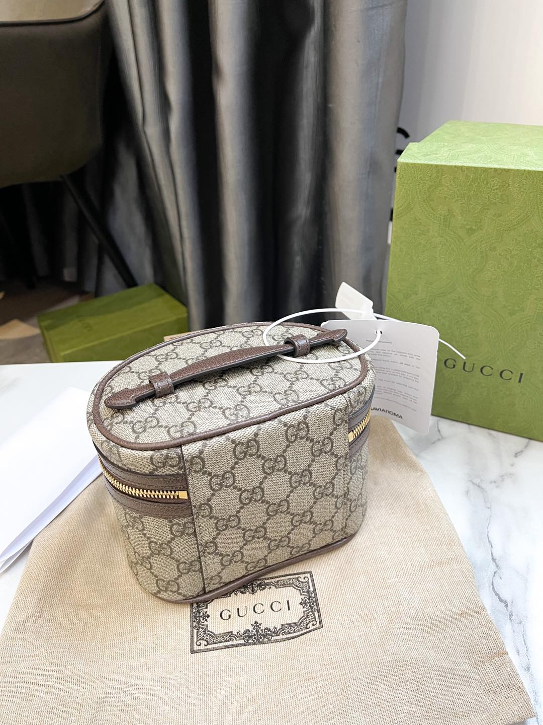 Vanity Gucci Canvas Hoạ Tiết GG