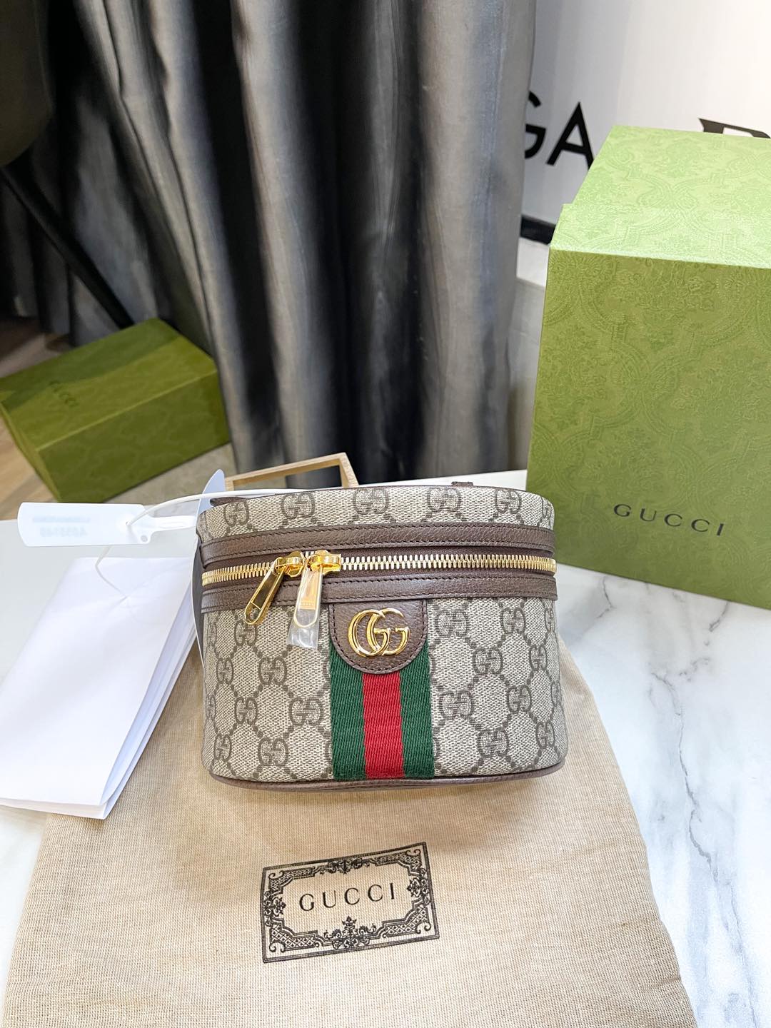 Vanity Gucci Canvas Hoạ Tiết GG