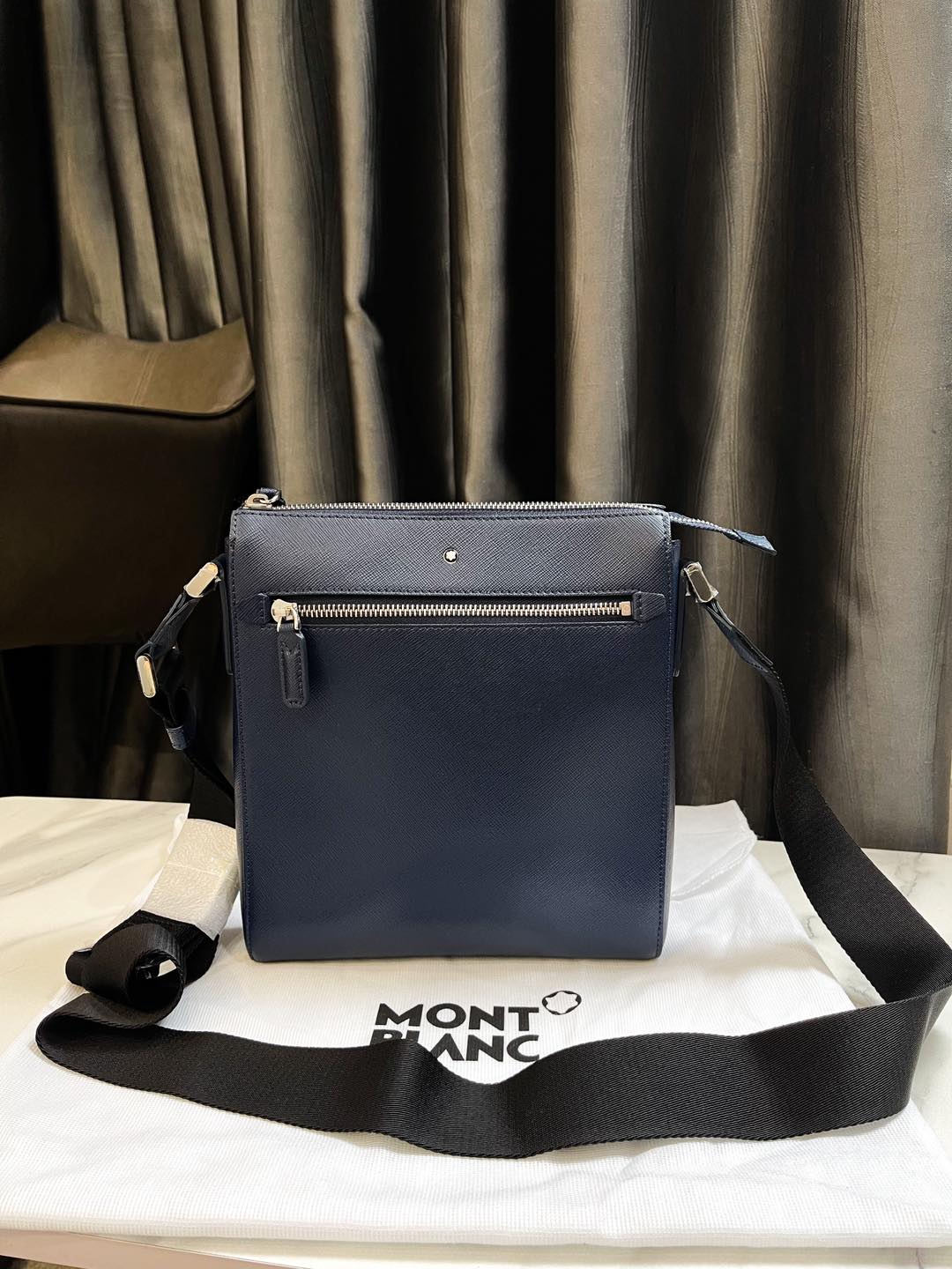 Mont Men's Crossbody Bag in Charcoal Blue