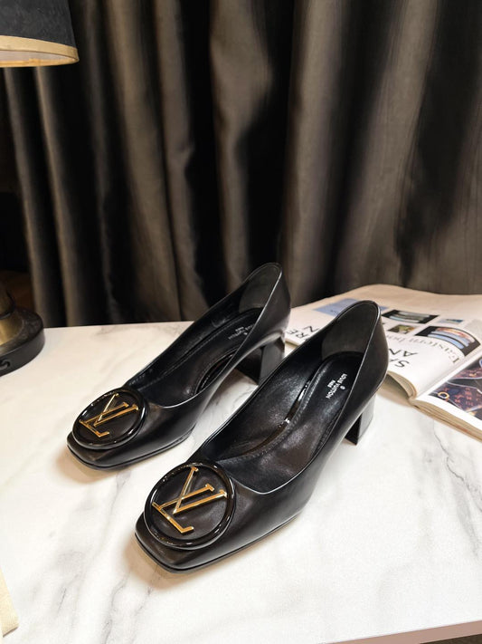 LOUIS VUITTON MADELEINE PUMP