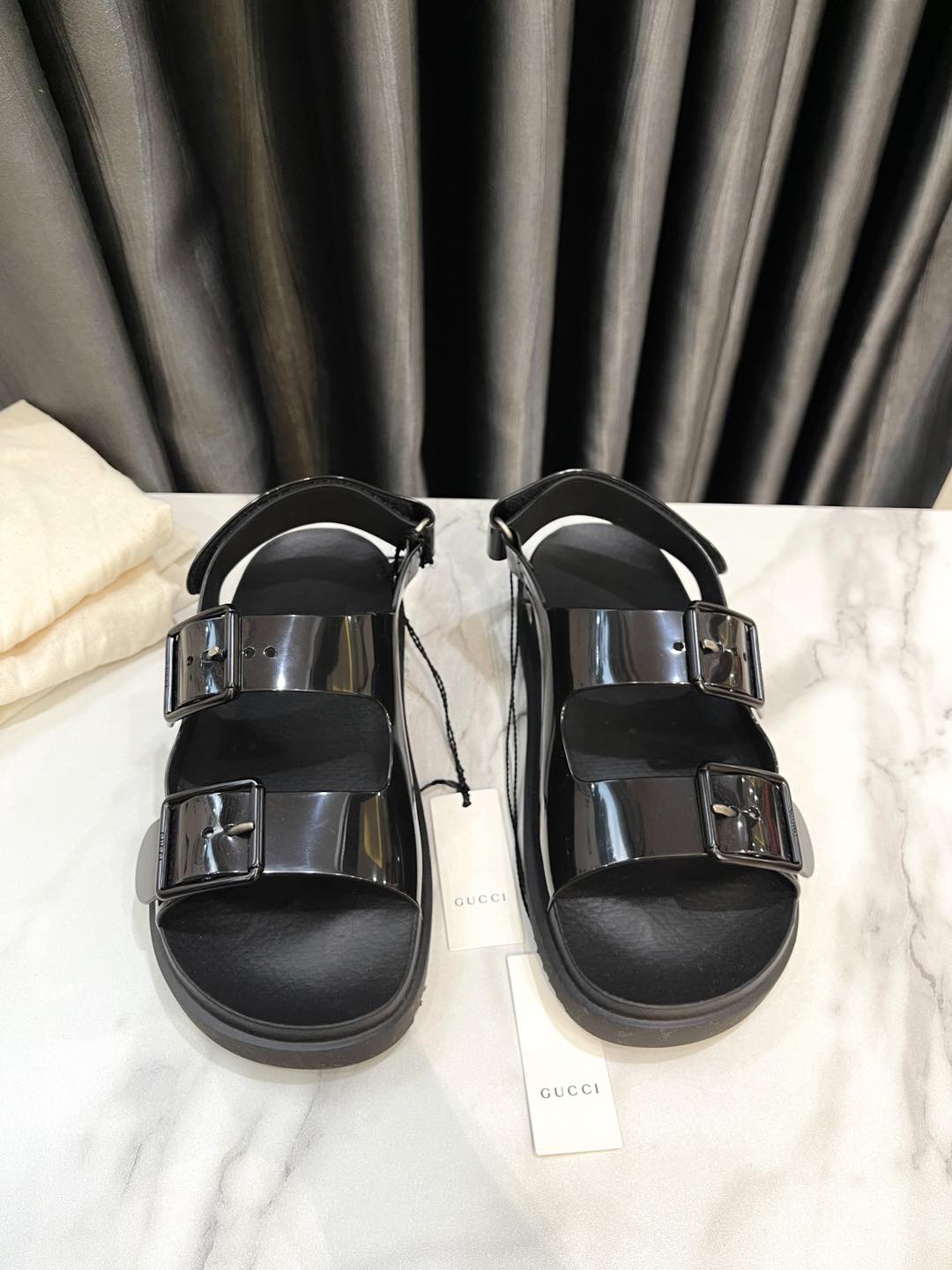 Sandal Gucci 2 Quai Ngang