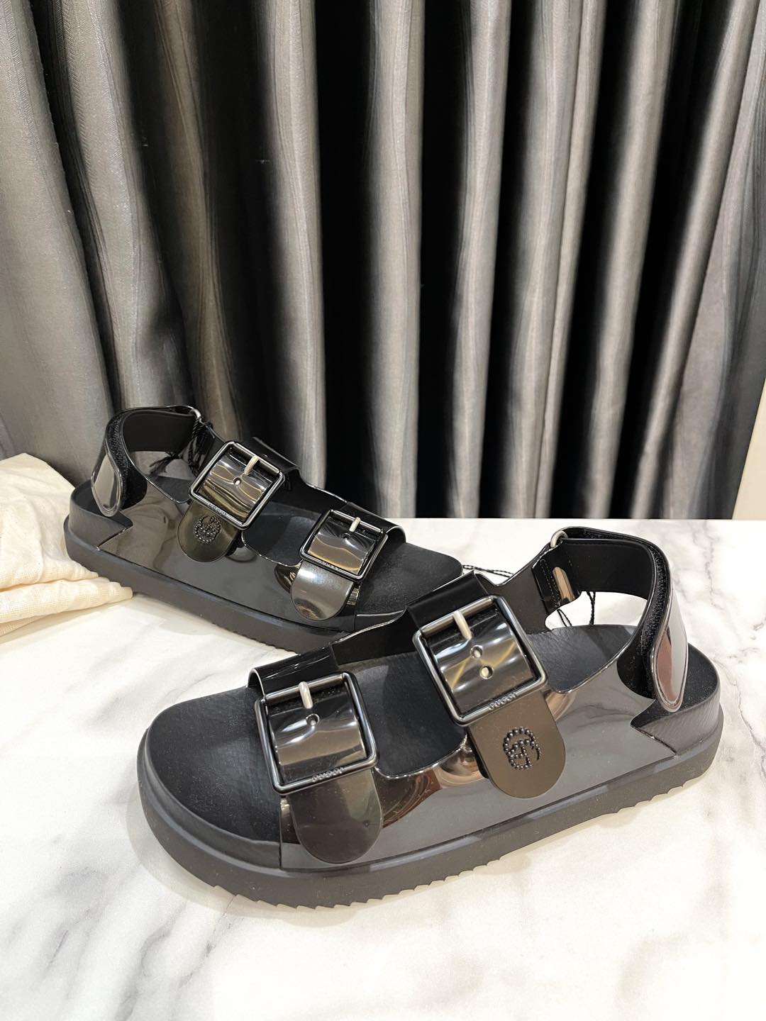 Sandal Gucci 2 Quai Ngang