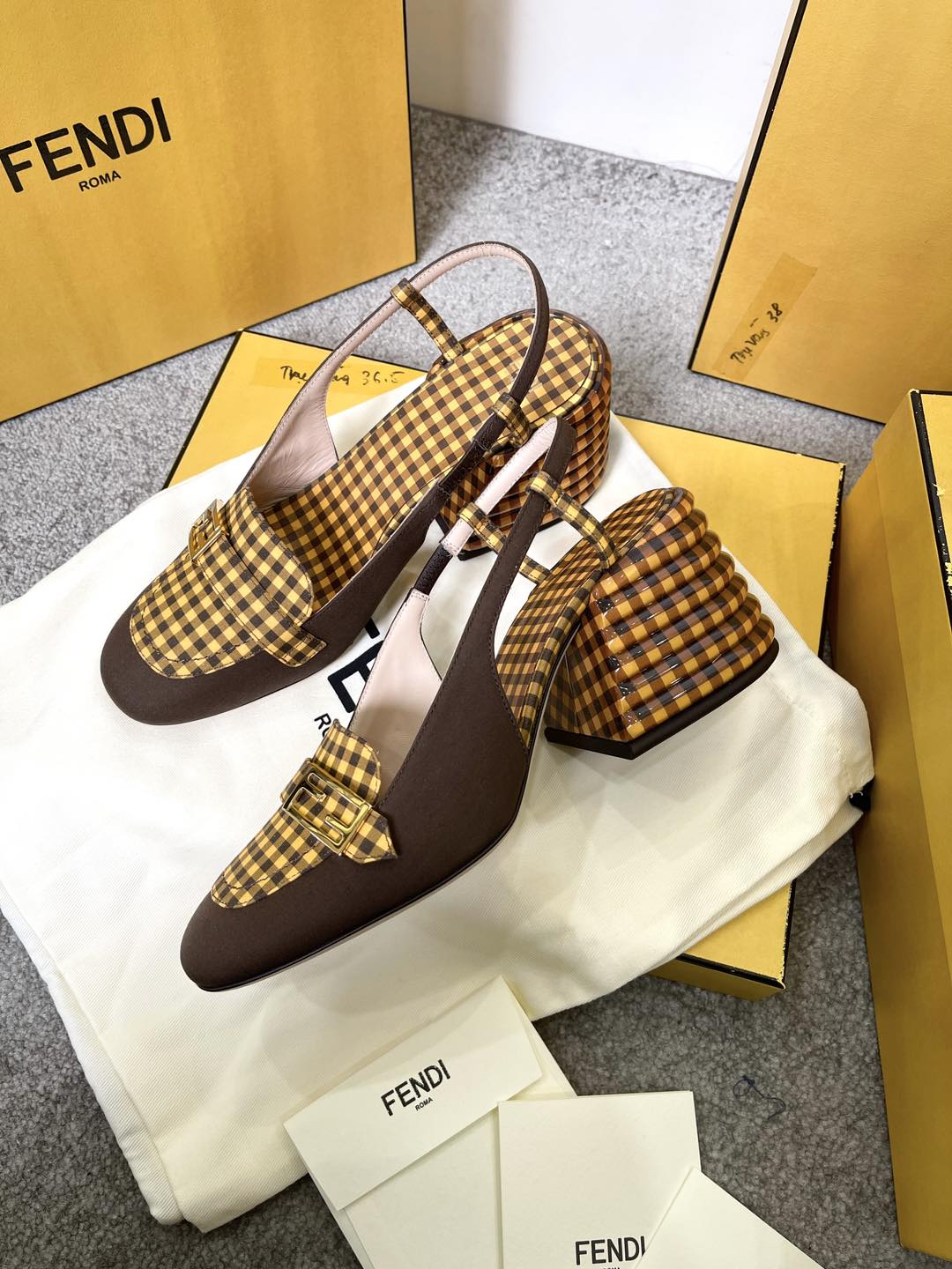 Slingback Fendi Kẻ Nâu