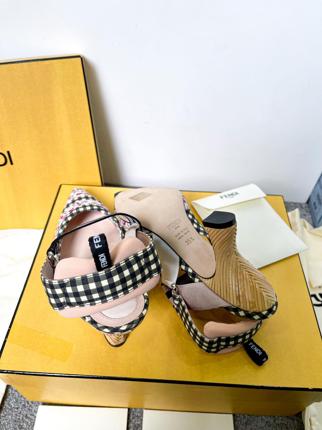 Slingback Fendi Hoa Hồng