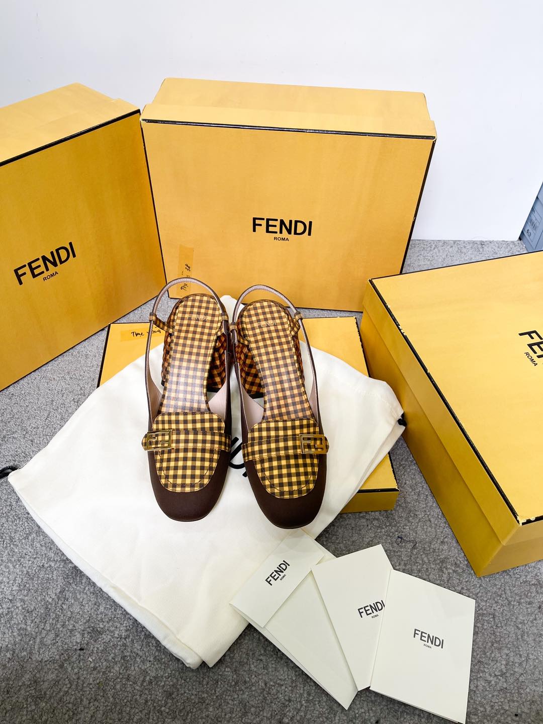 Slingback Fendi Kẻ Nâu