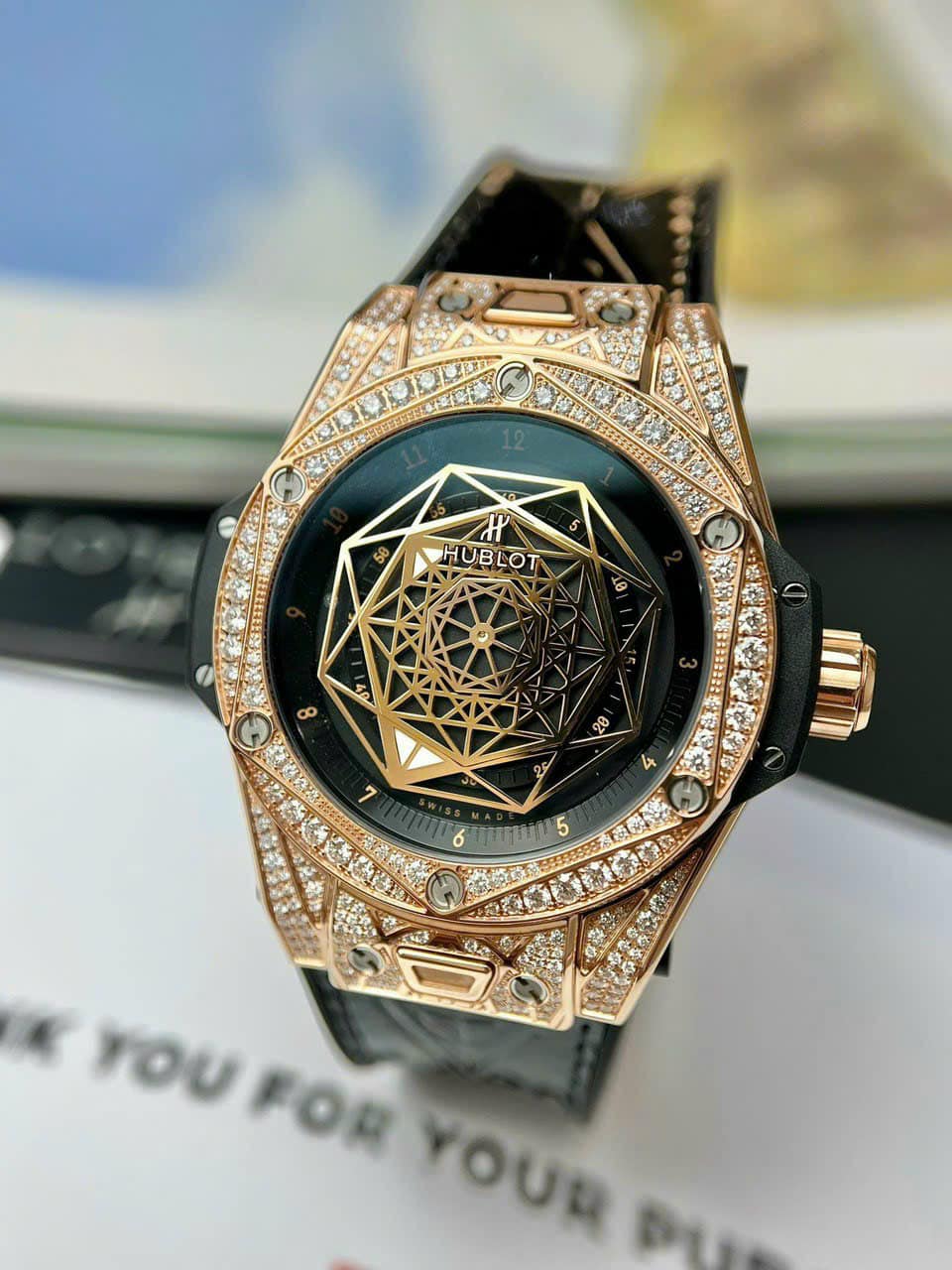 Đồng Hồ Hublot Sang Bleu 39mm King Gold Full Diamond