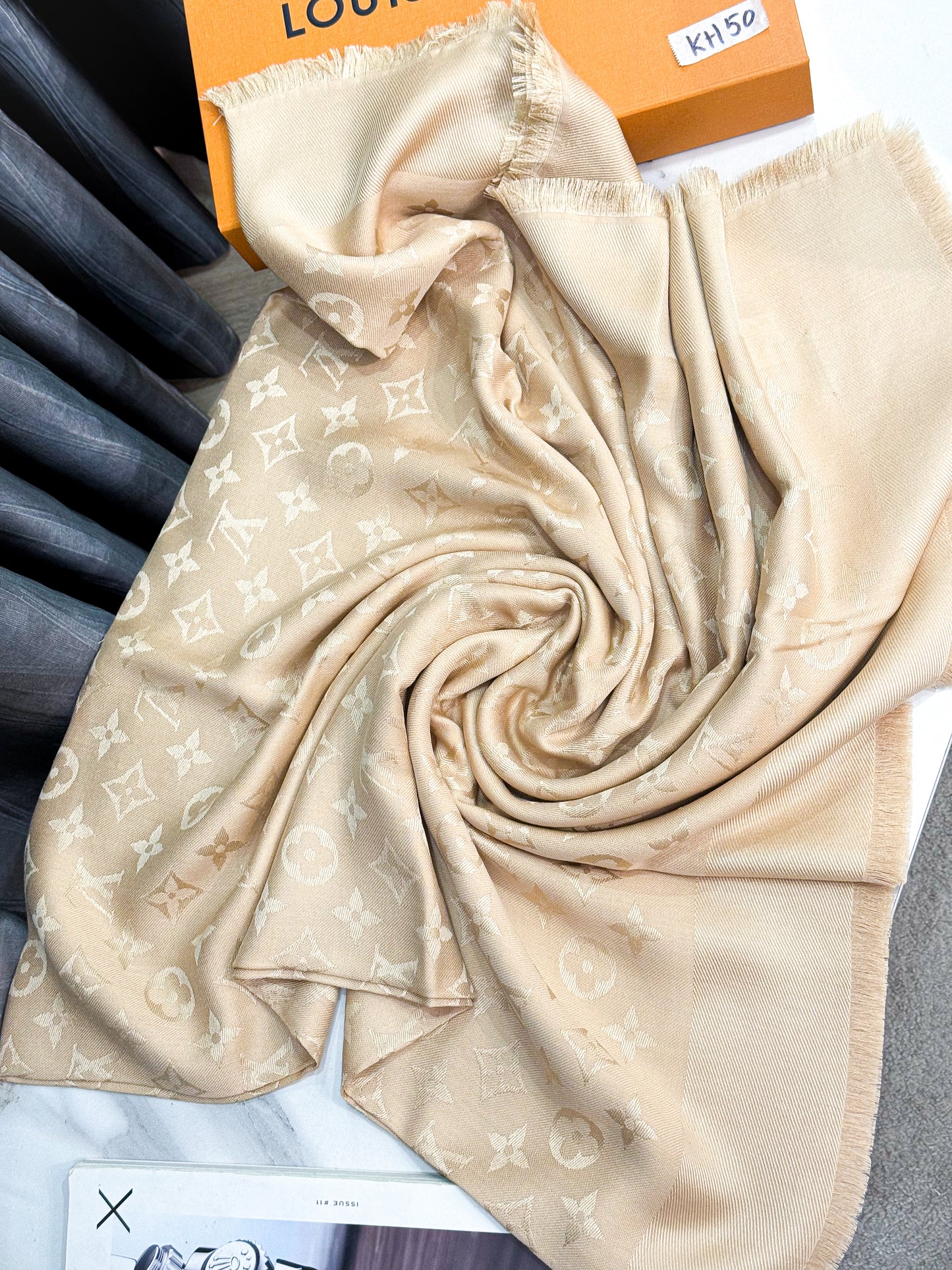 Khăn LV Begie KH50 21/11