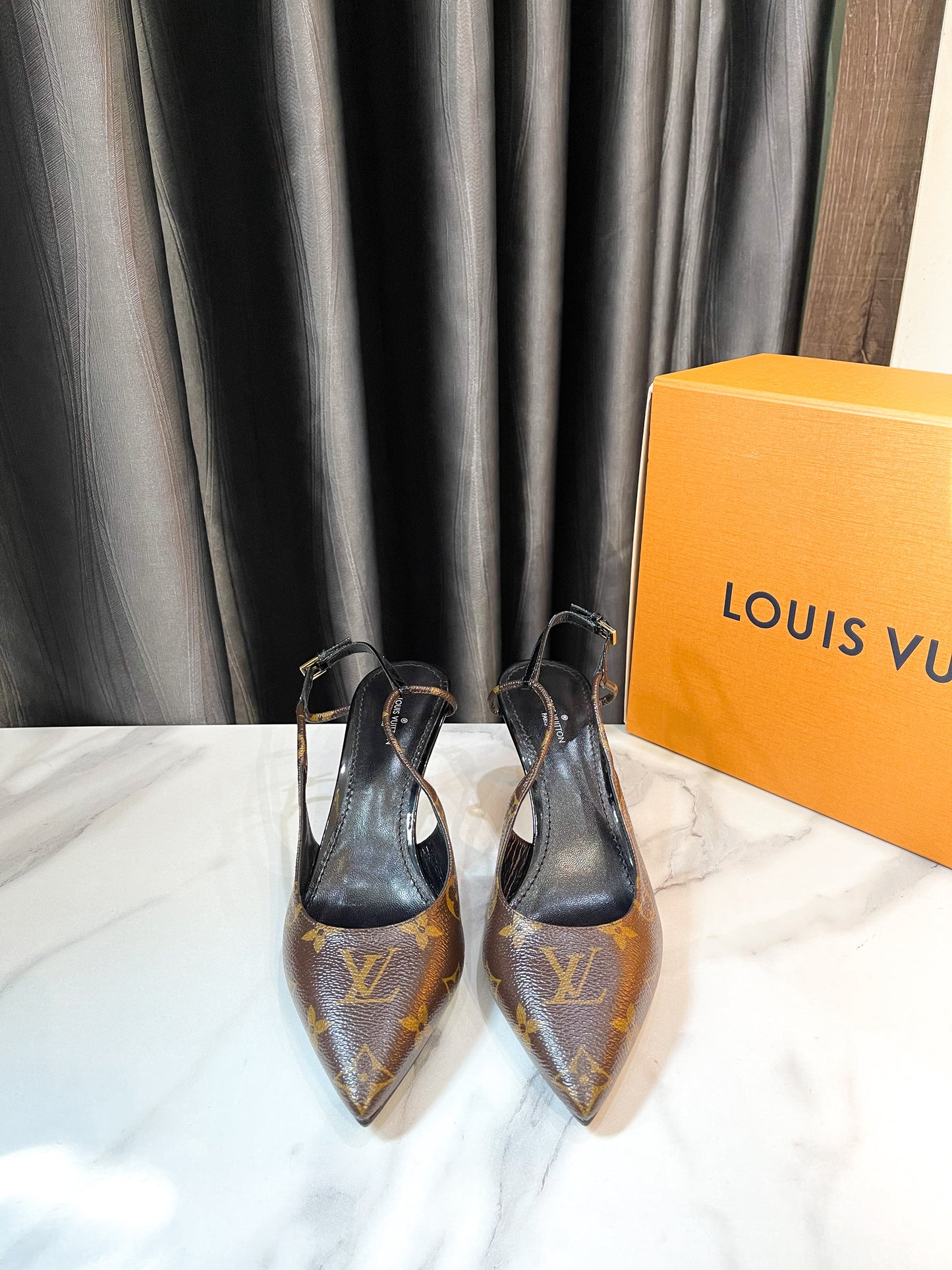 LV Slingback Size 37