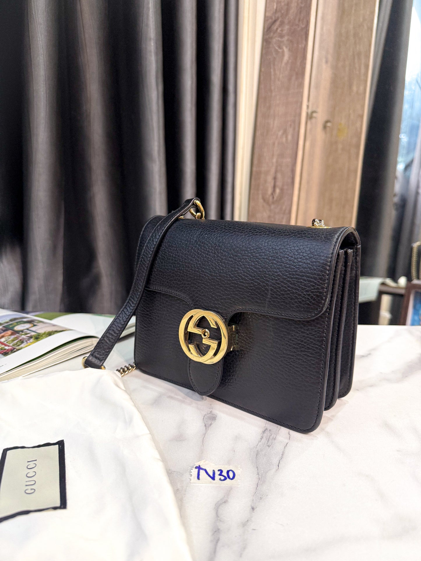 A A Gucci Interlocking Đen TV30