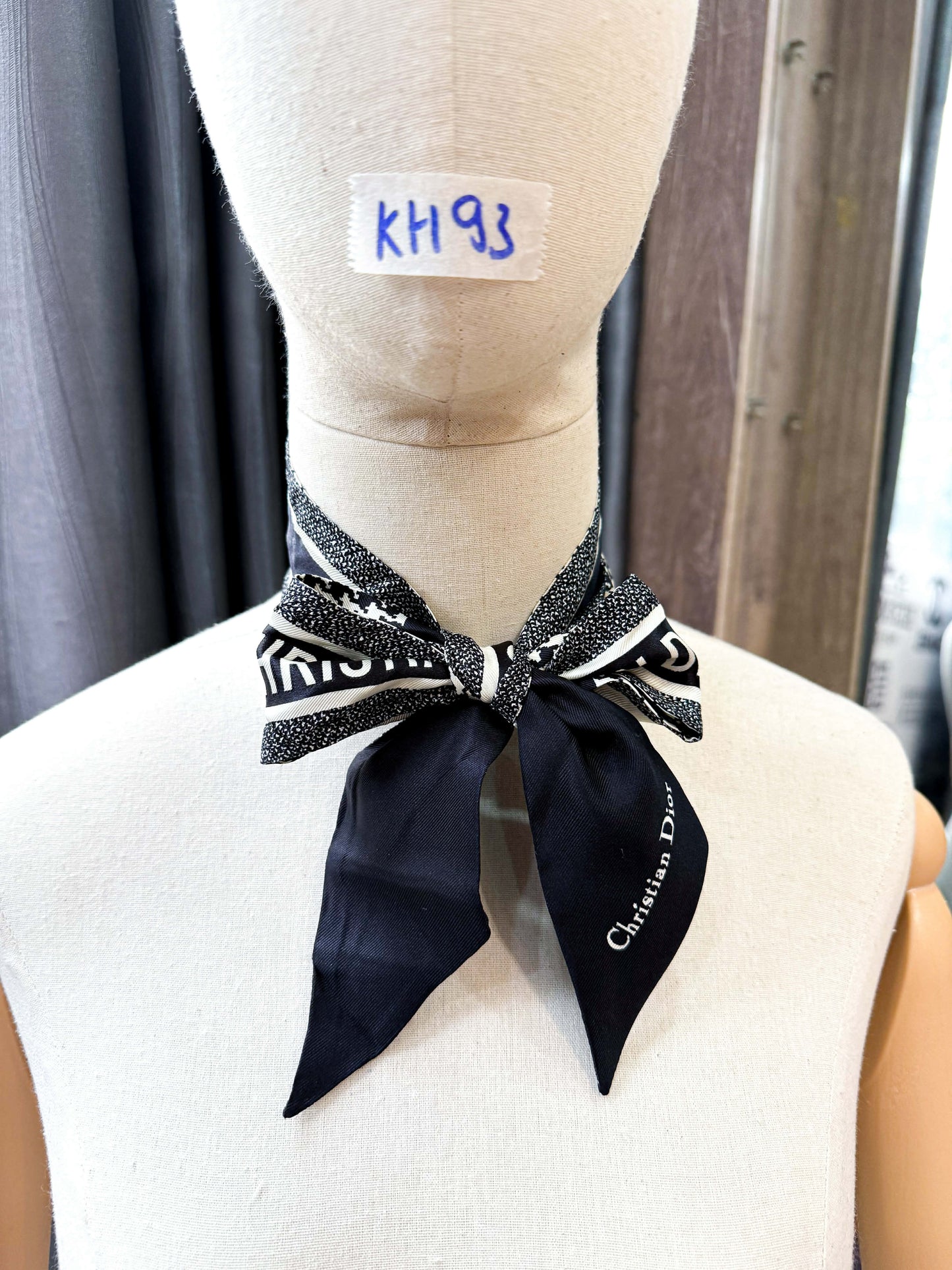 Khăn Twilly Dior Used KH93