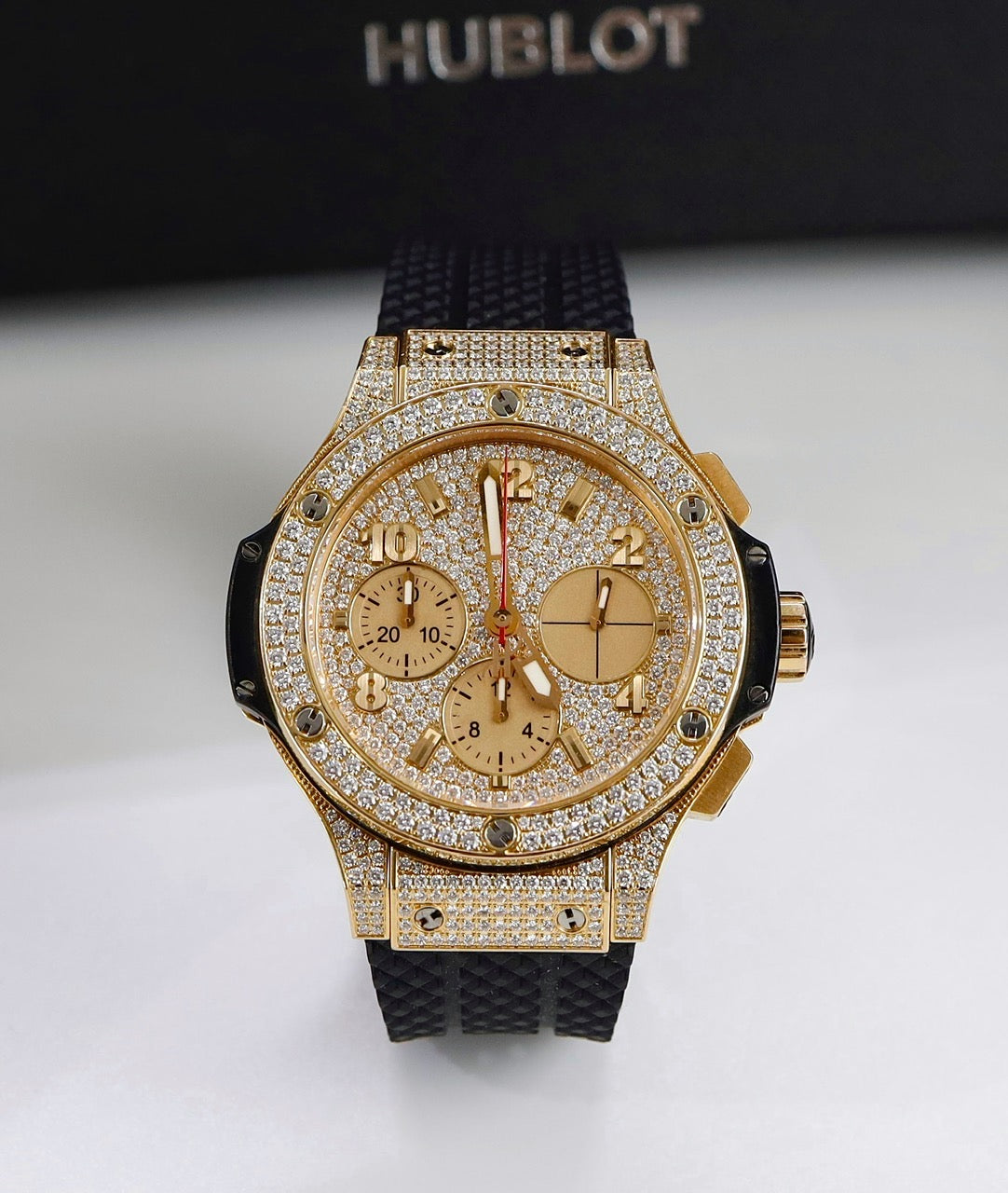 Đồng Hồ Hublot Bigbang Chronograph 41mm Gold Full Diamond