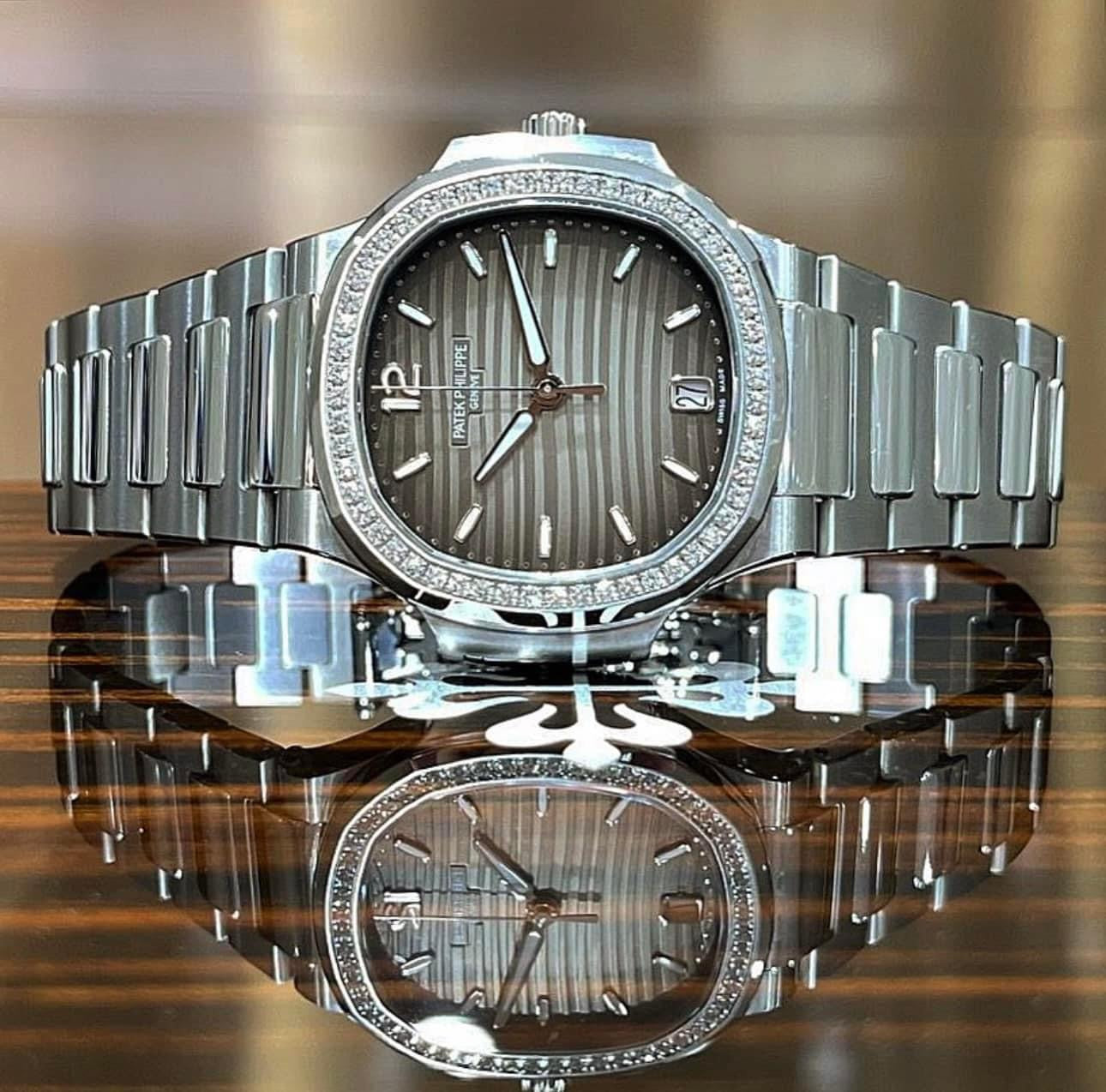 Đồng Hồ Patek Philippe Nautilus 7118/1200A Grey