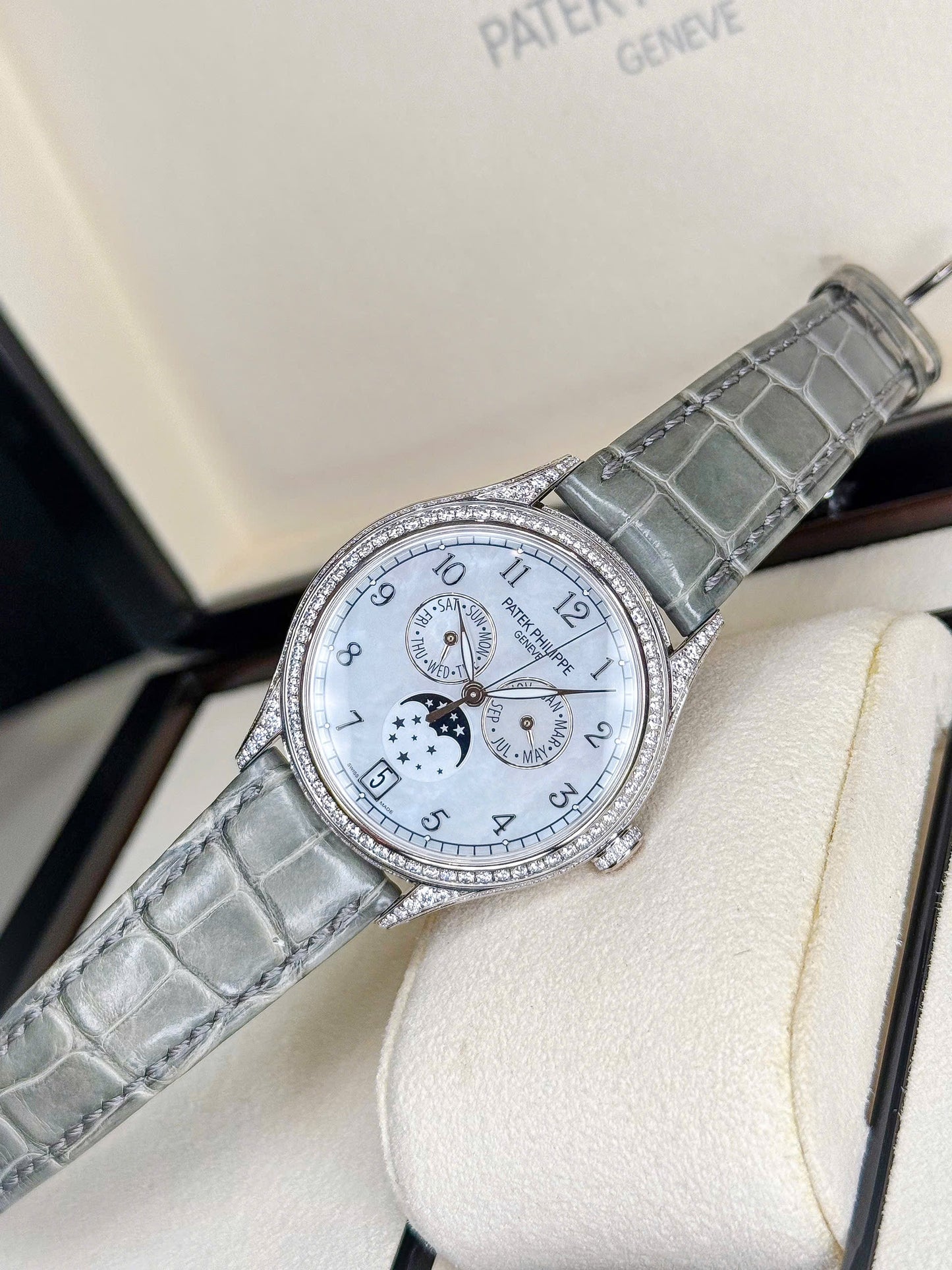 Đồng Hồ Patek Philippe Complications 4948G
