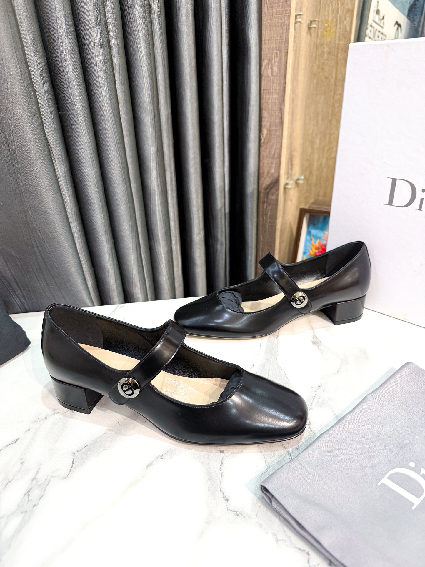 Giày Dior Quai Ngang Size 36.5