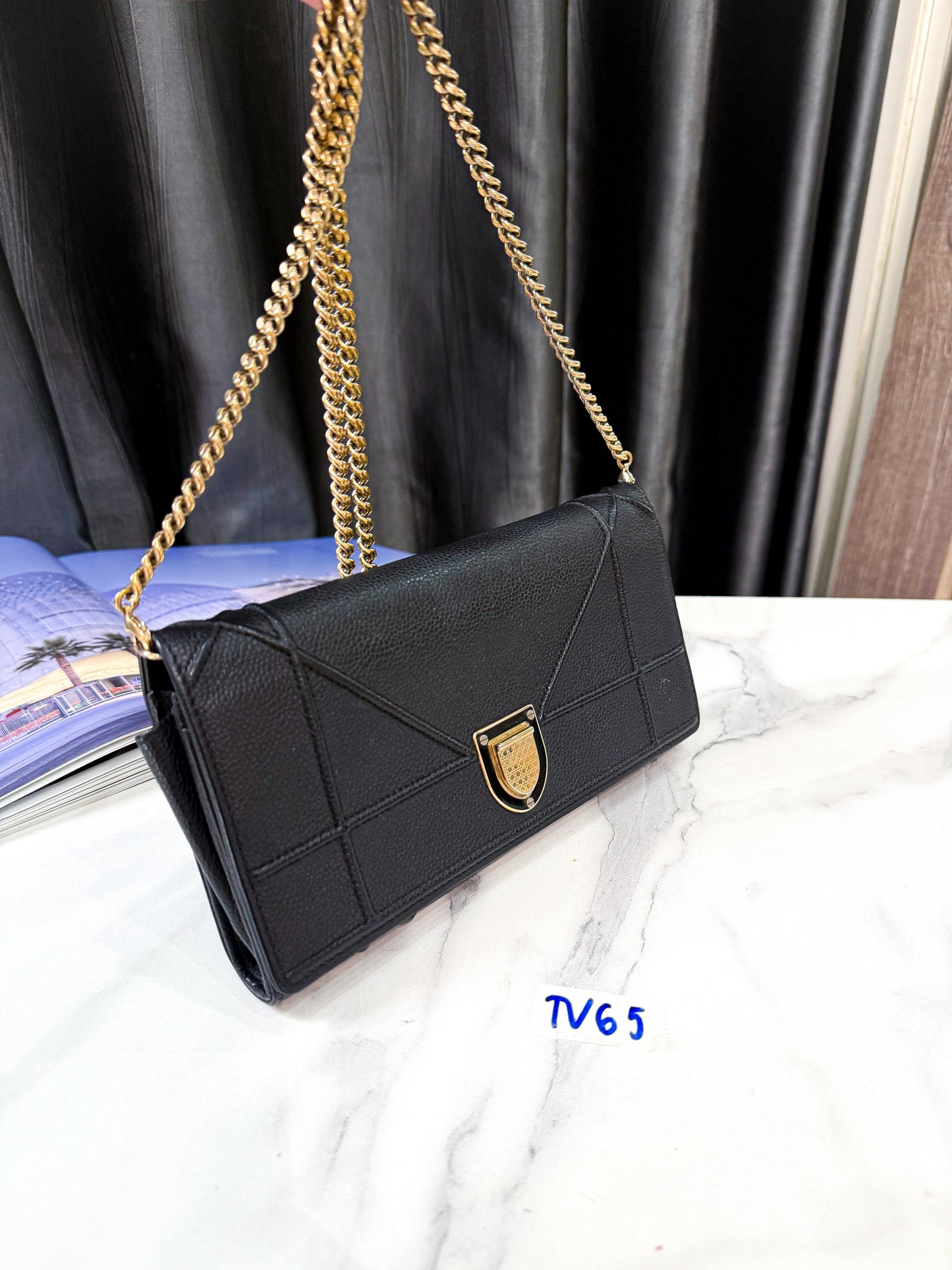 A A Dior Woc Đen TV65