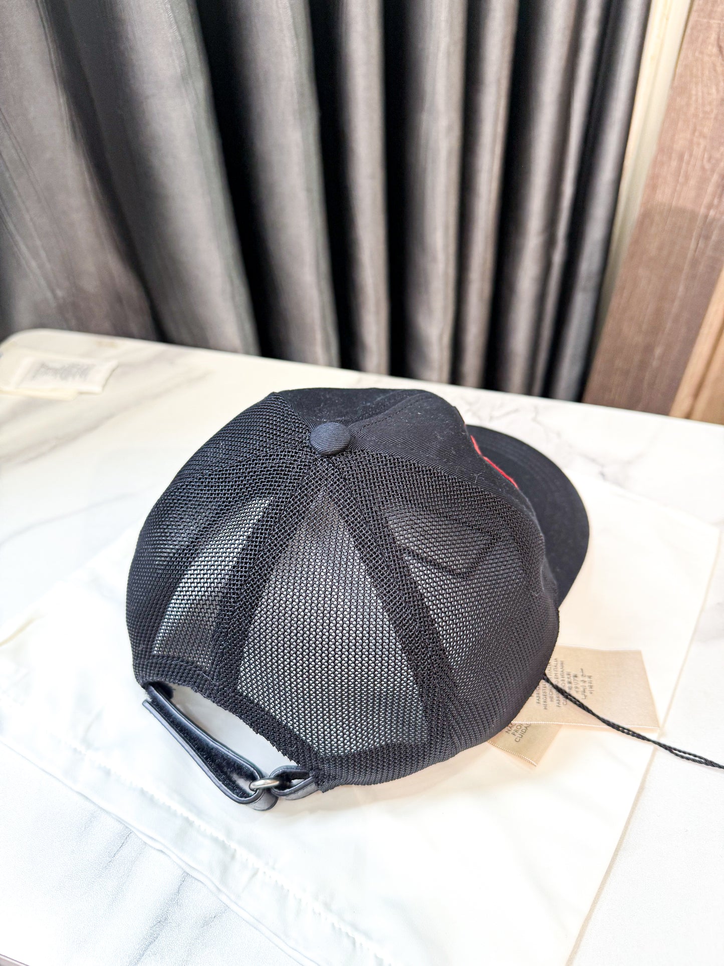 Mũ Gucci Logo Đỏ New Size M