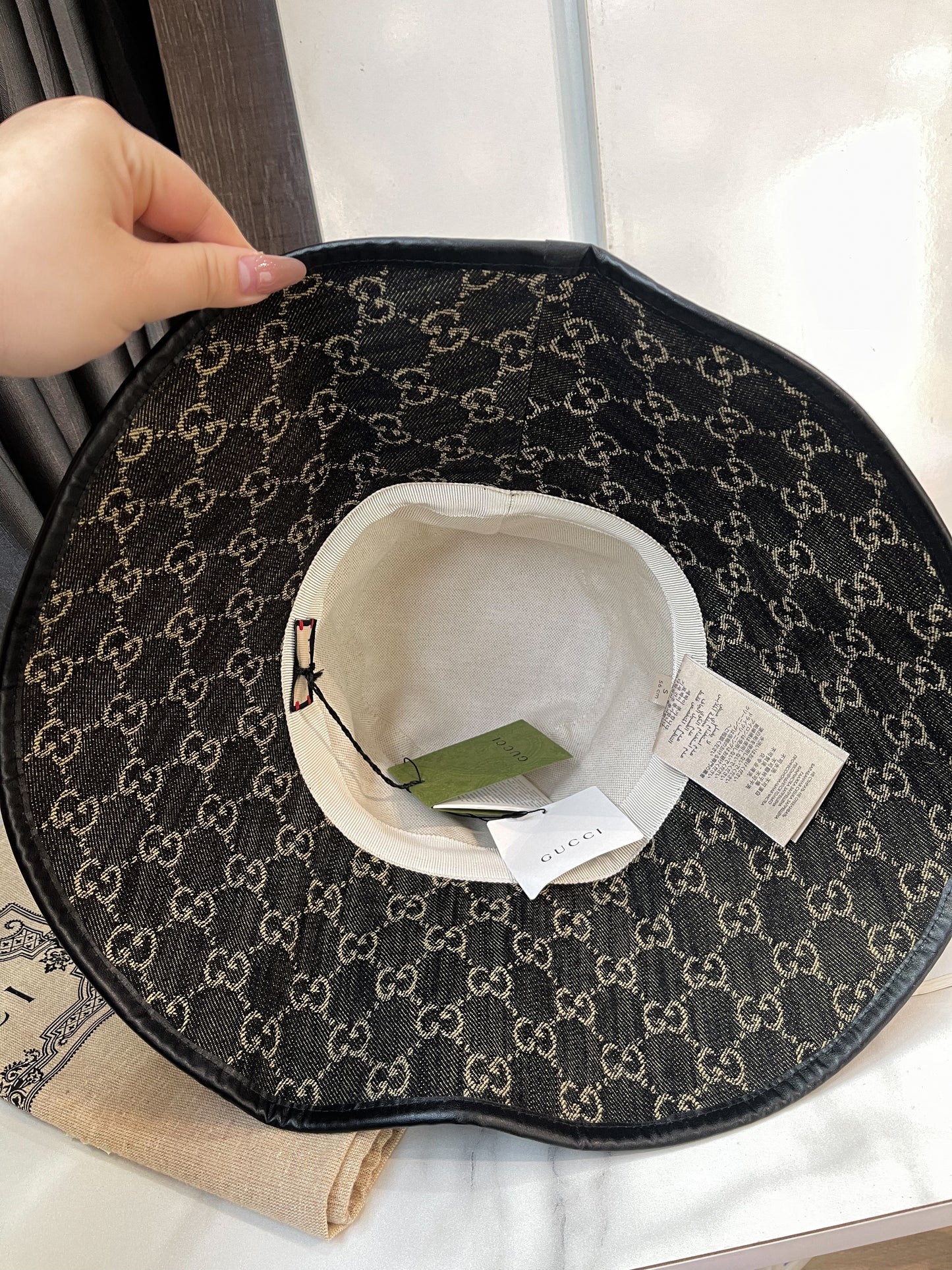 Mũ Gucci Vành Rộng Size S New