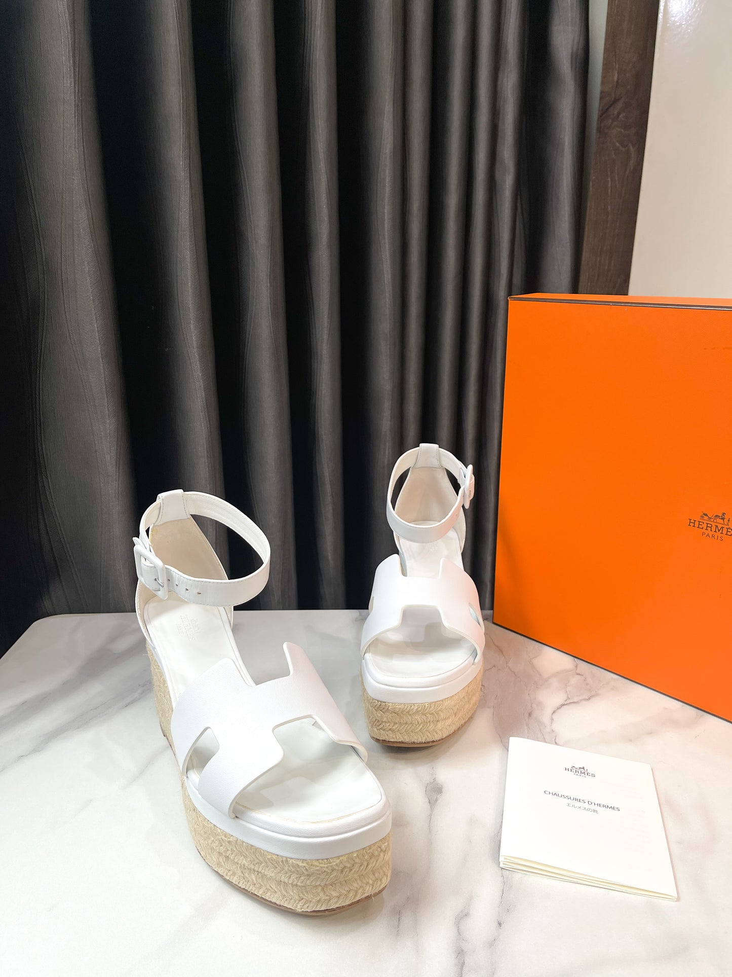 Sandal Hermes Trắng Size 38