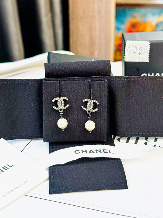 Khuyên Tai Chanel New C22