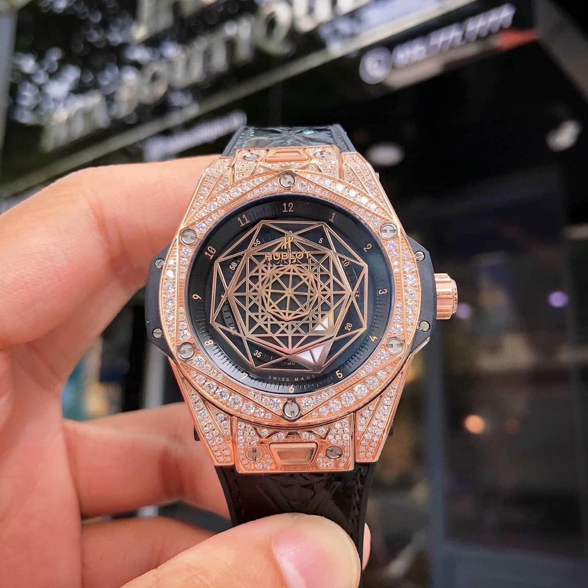 Đồng Hồ Hublot Sang Bleu 39mm King Gold Full Diamond