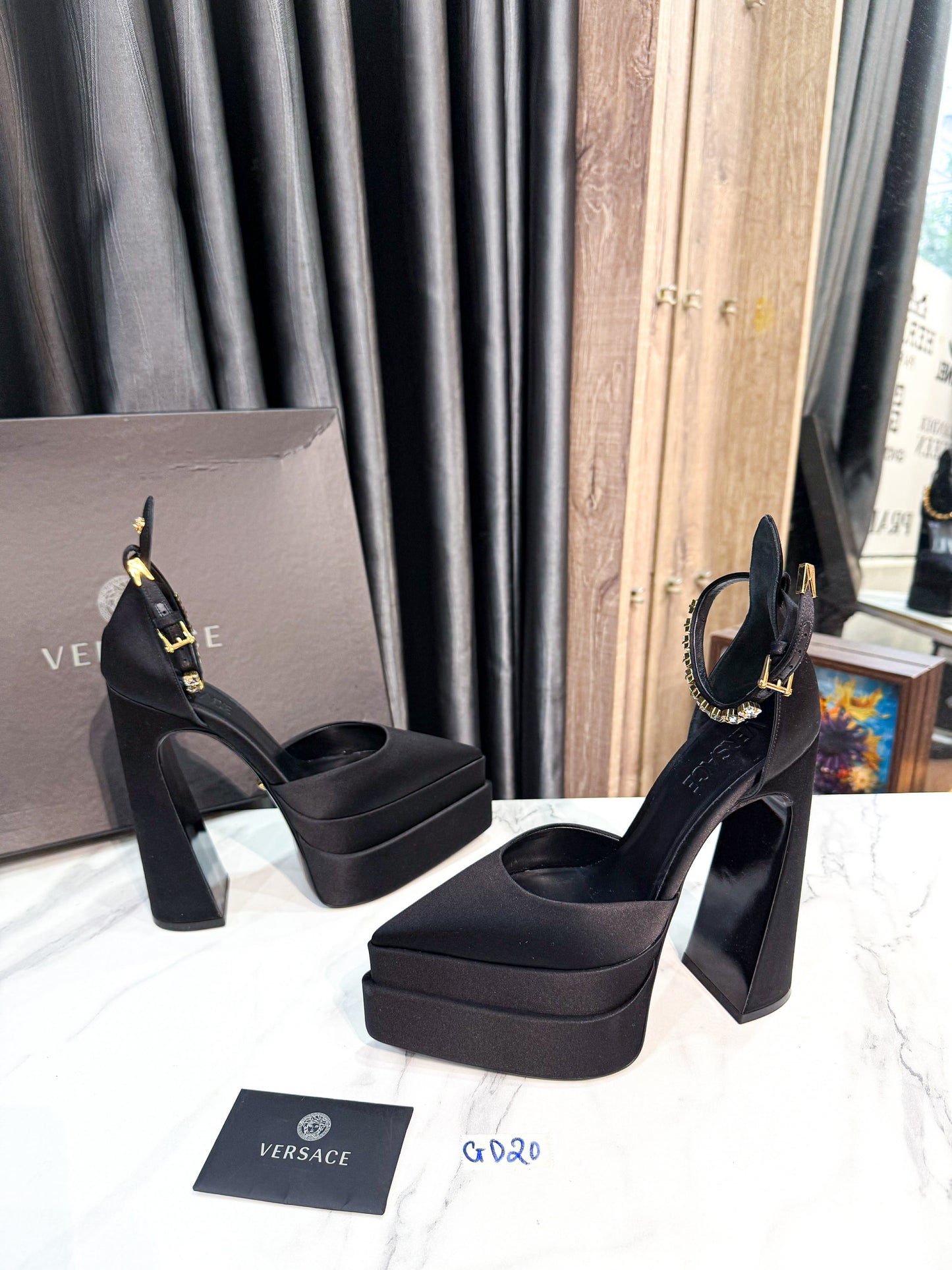 Giày Versace New Size 38 GD20