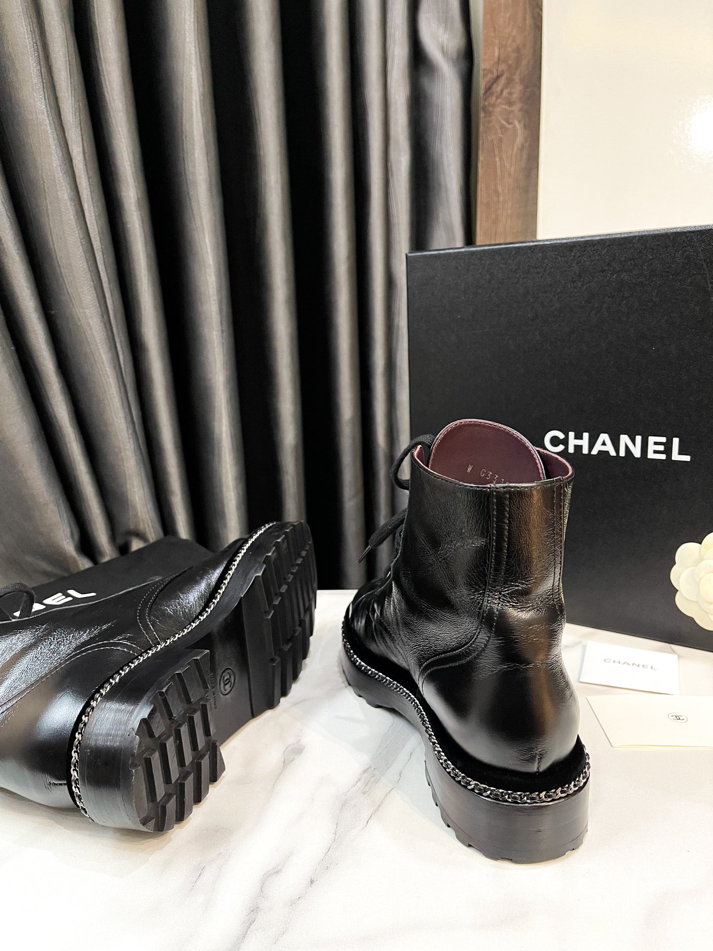 Boot Chanel