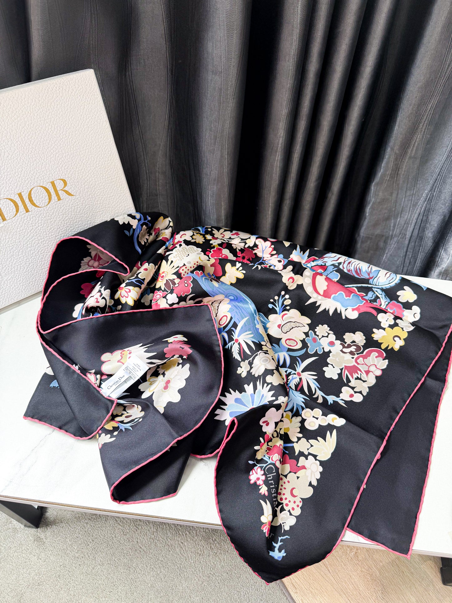 Khăn Dior New Khổ 90x90 HN5 25/10