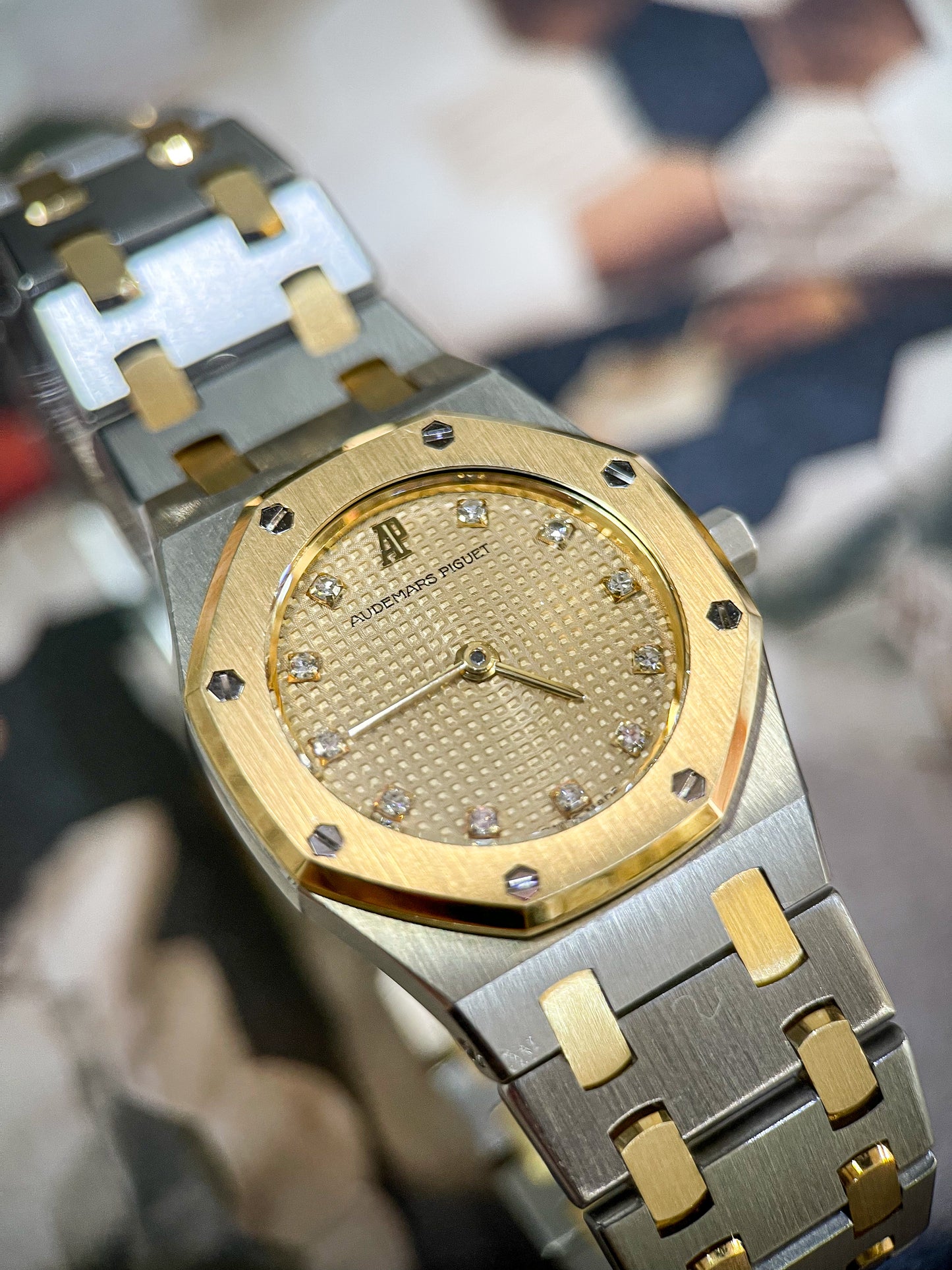 Đồng Hồ Audemars Piguet 25mm Demi Gold