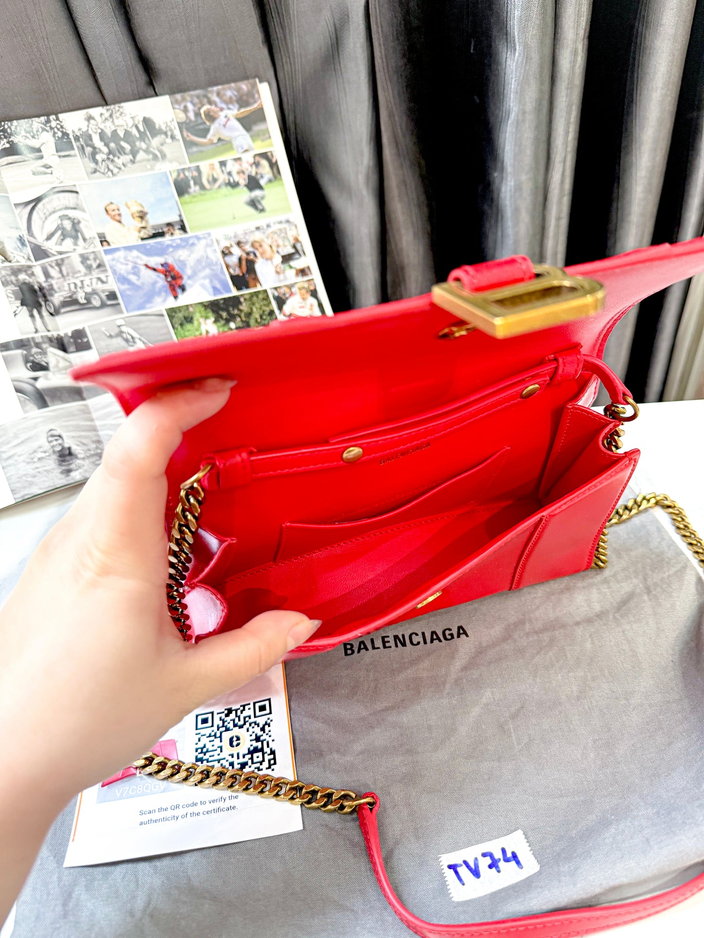 A A Balenciaga Woc Đỏ TV74