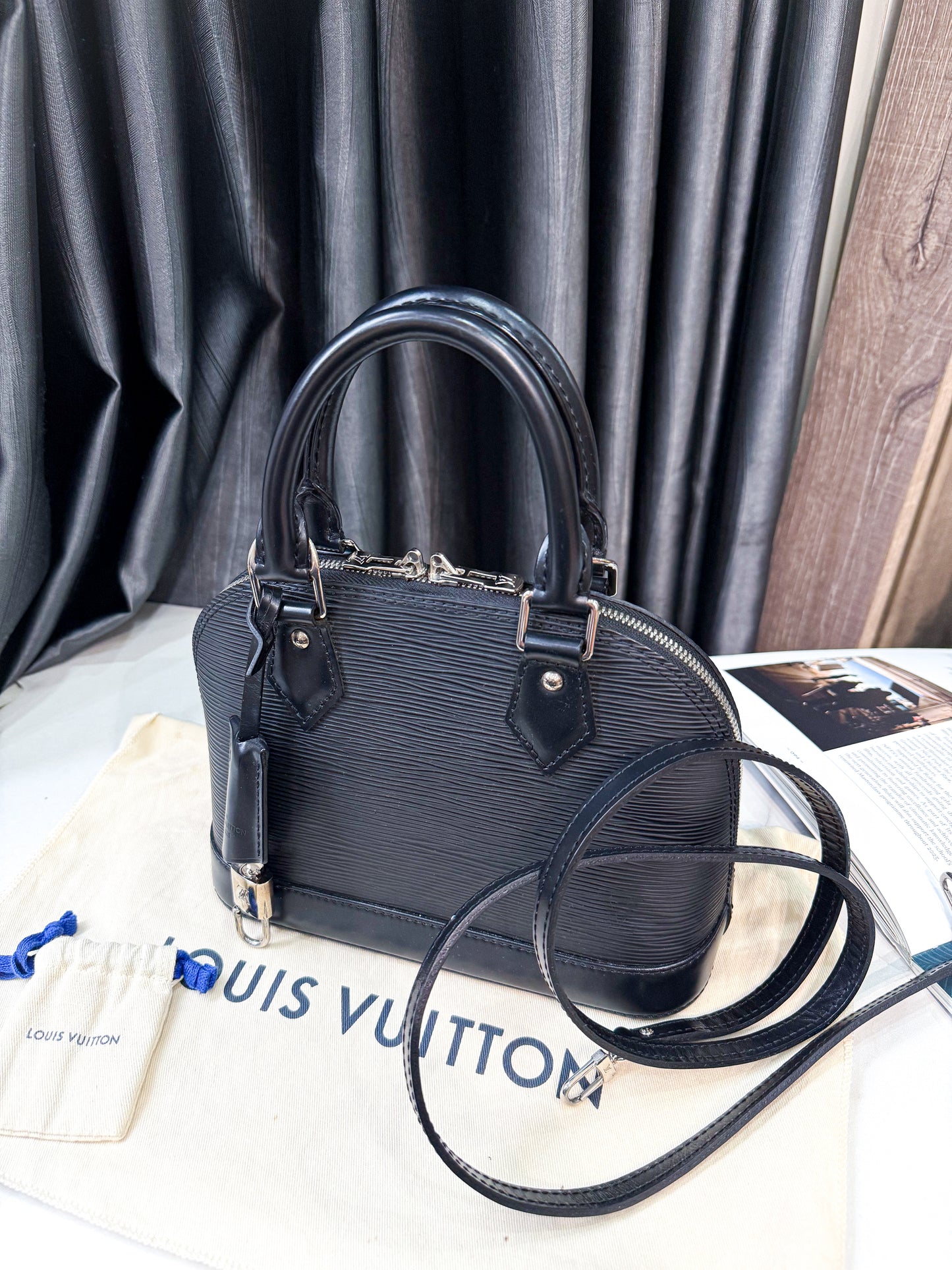 A A LV Alma BB Epi Đen