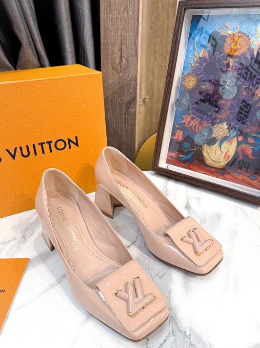 Giày LV Da Bóng Nude Size 36