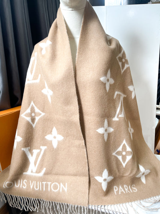 Khăn LV Cashmere Nâu Begie