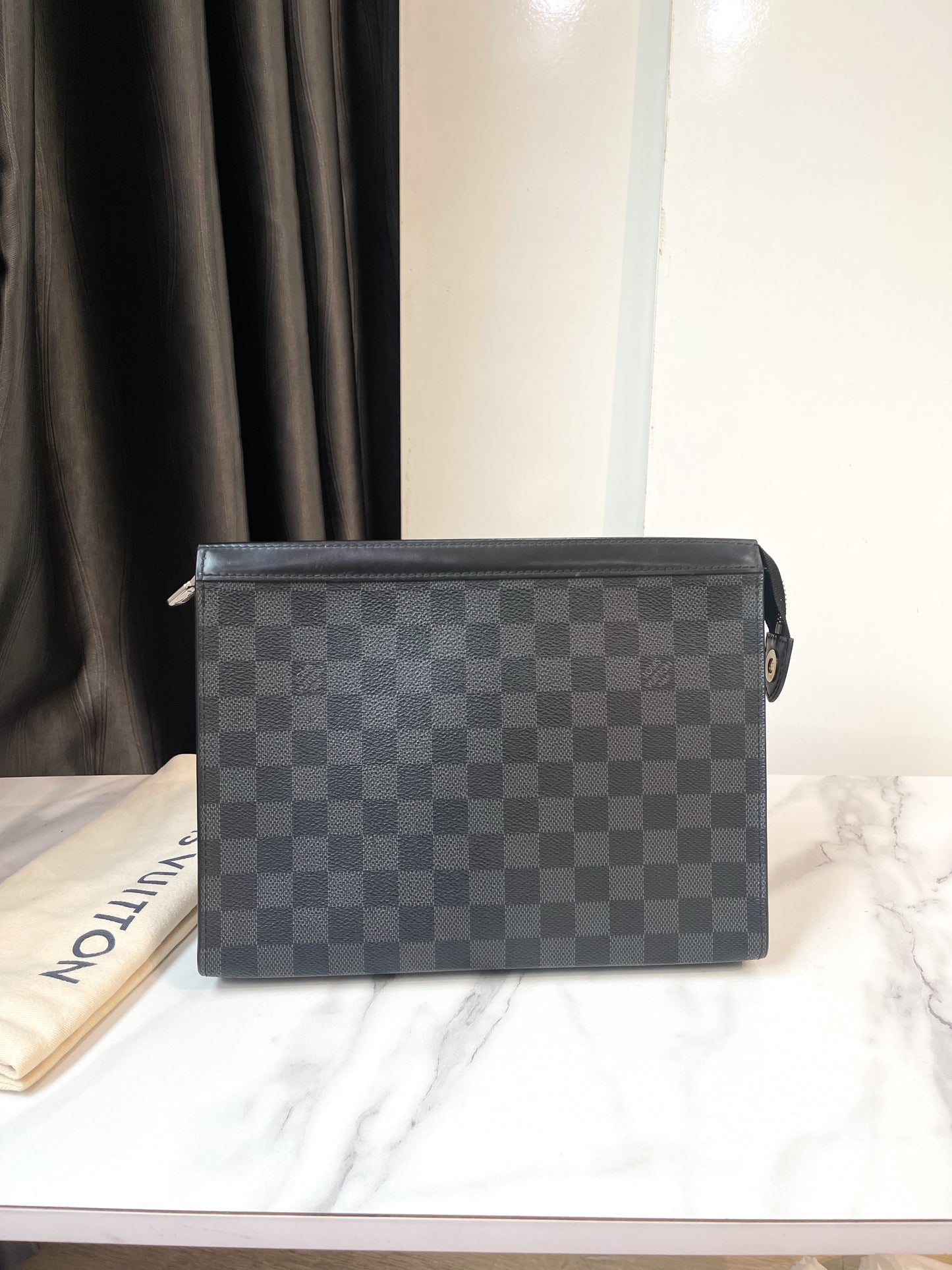 A Clutch Voyage Damier