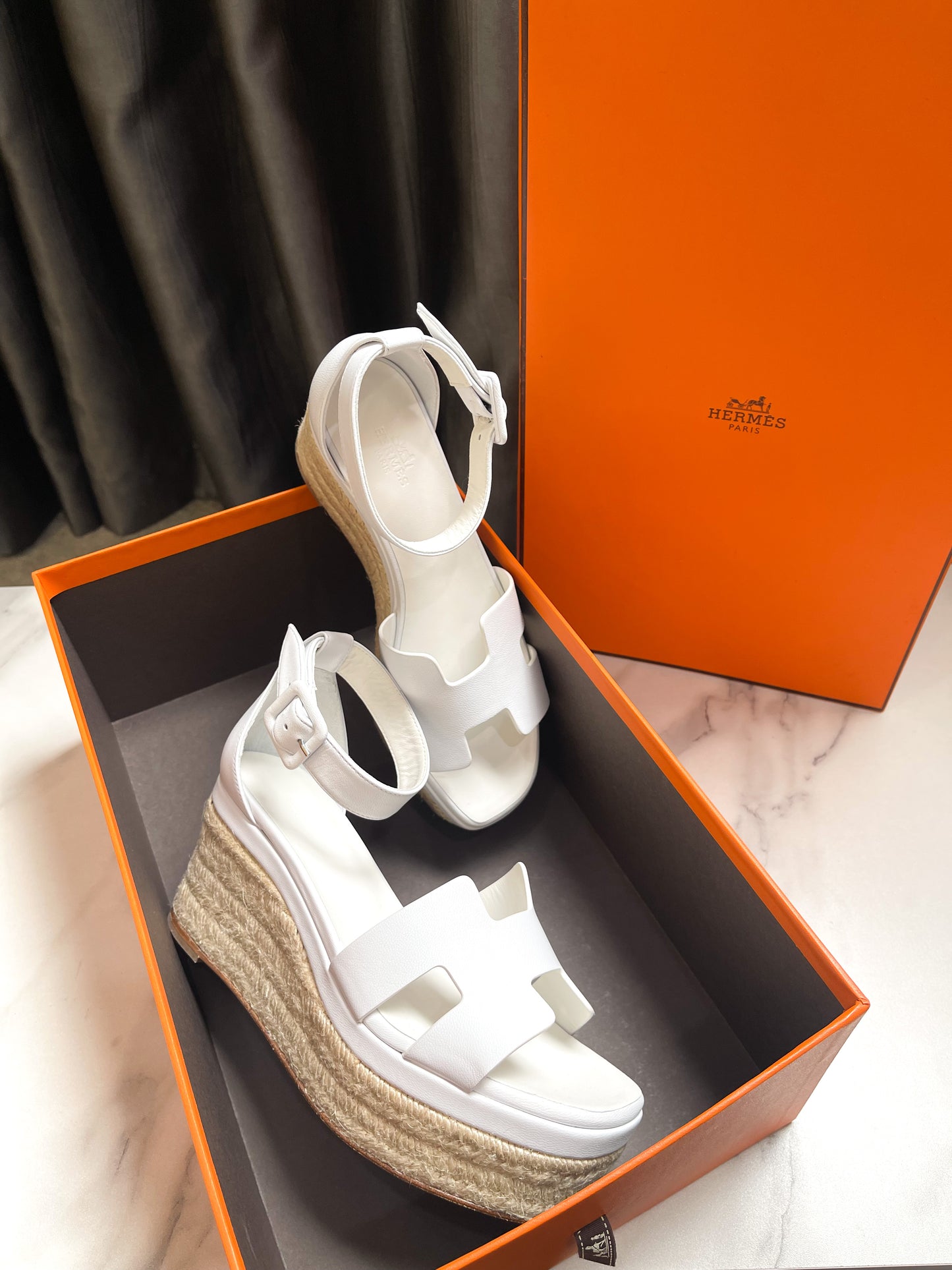 Sandal Hermes Trắng