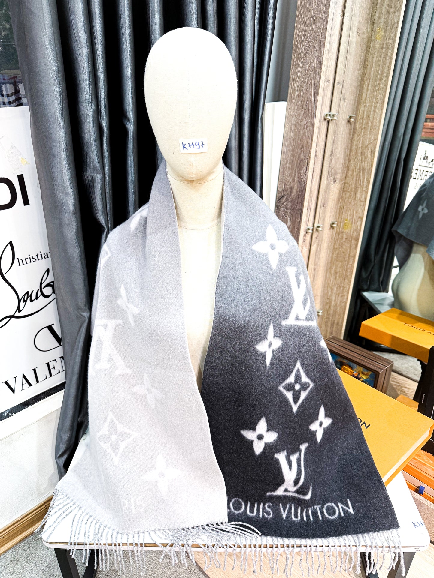 Khăn LV Cashmere Omber KH97