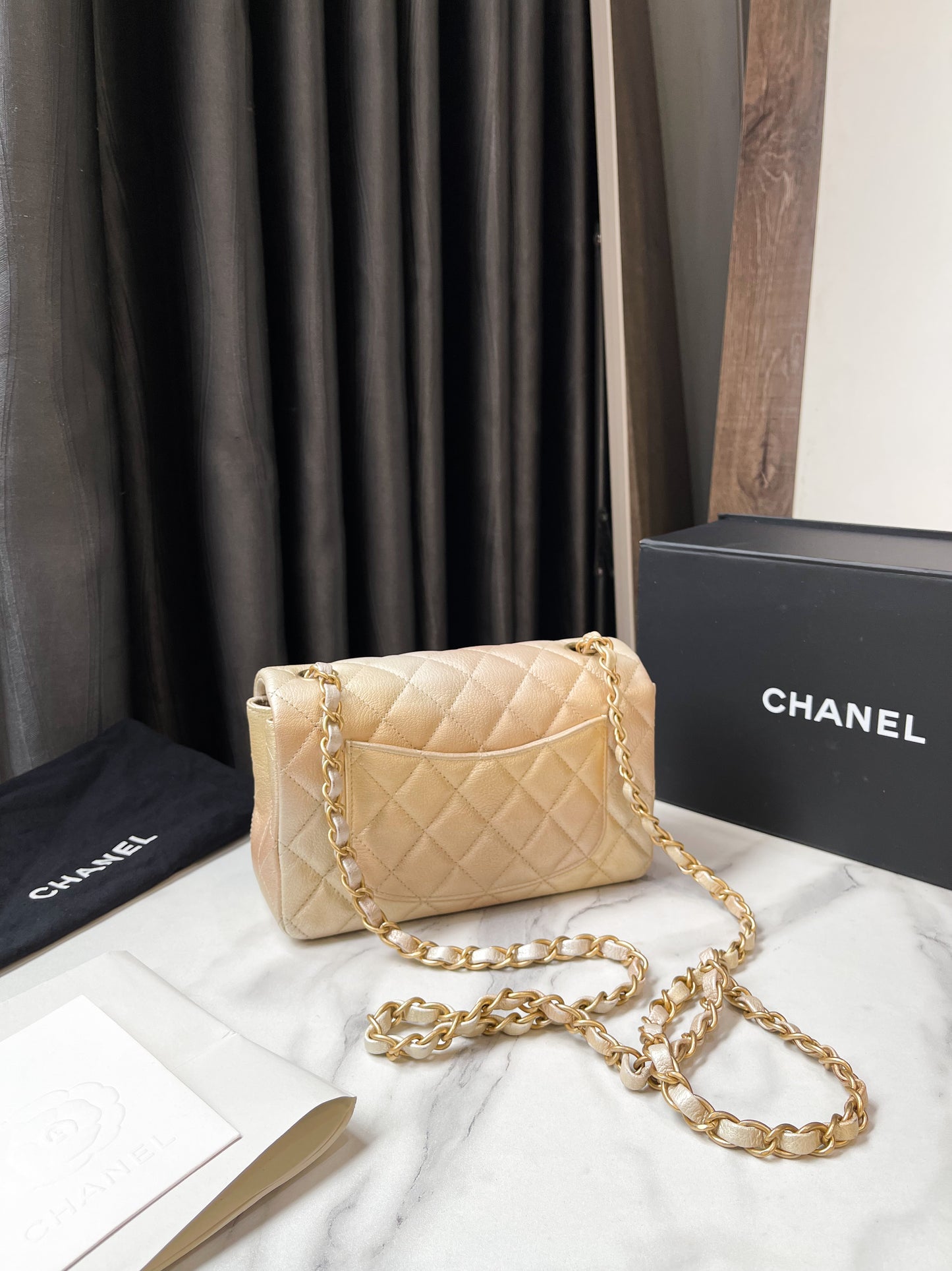 Chanel Mini8