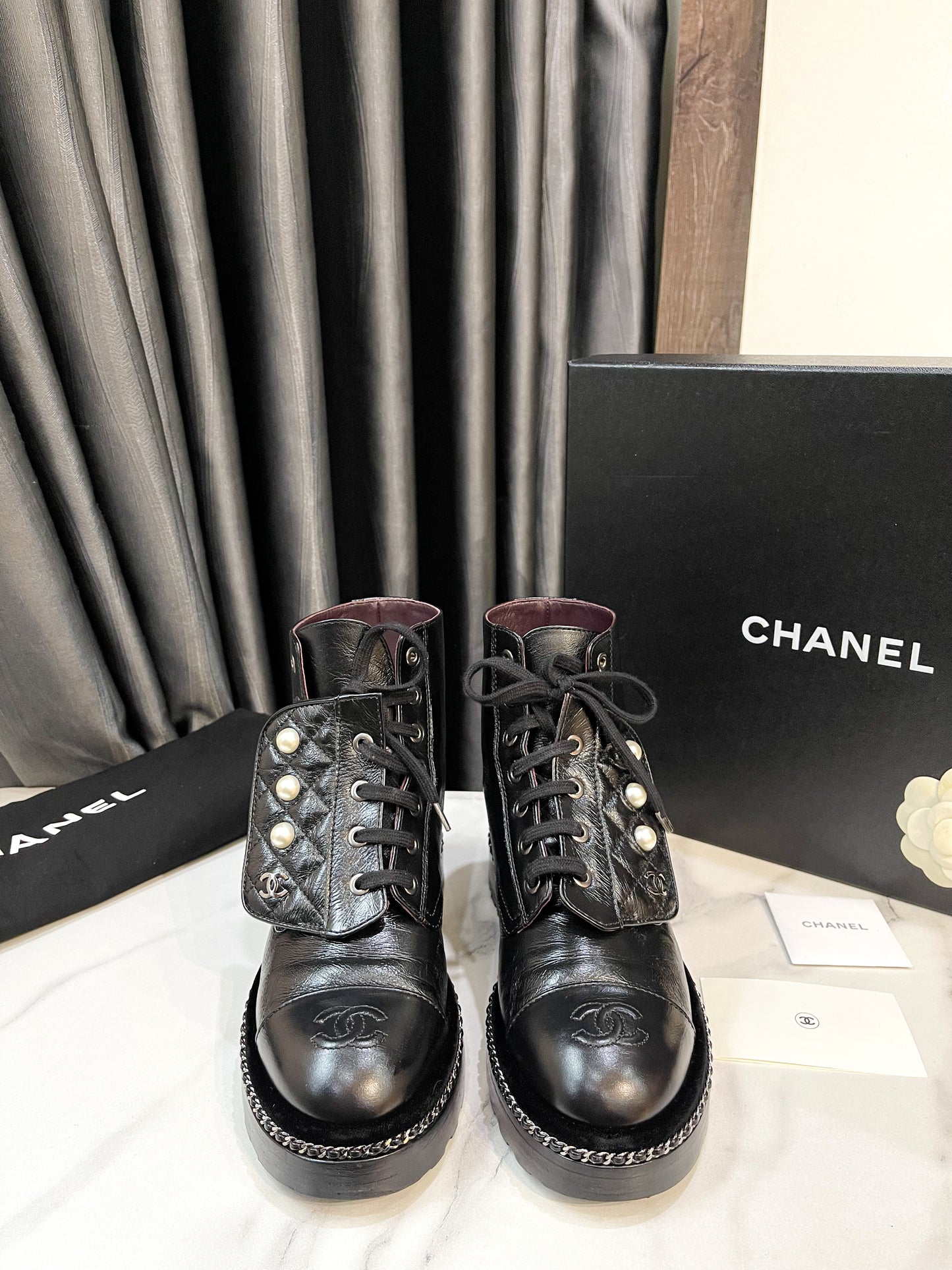 Boot Chanel